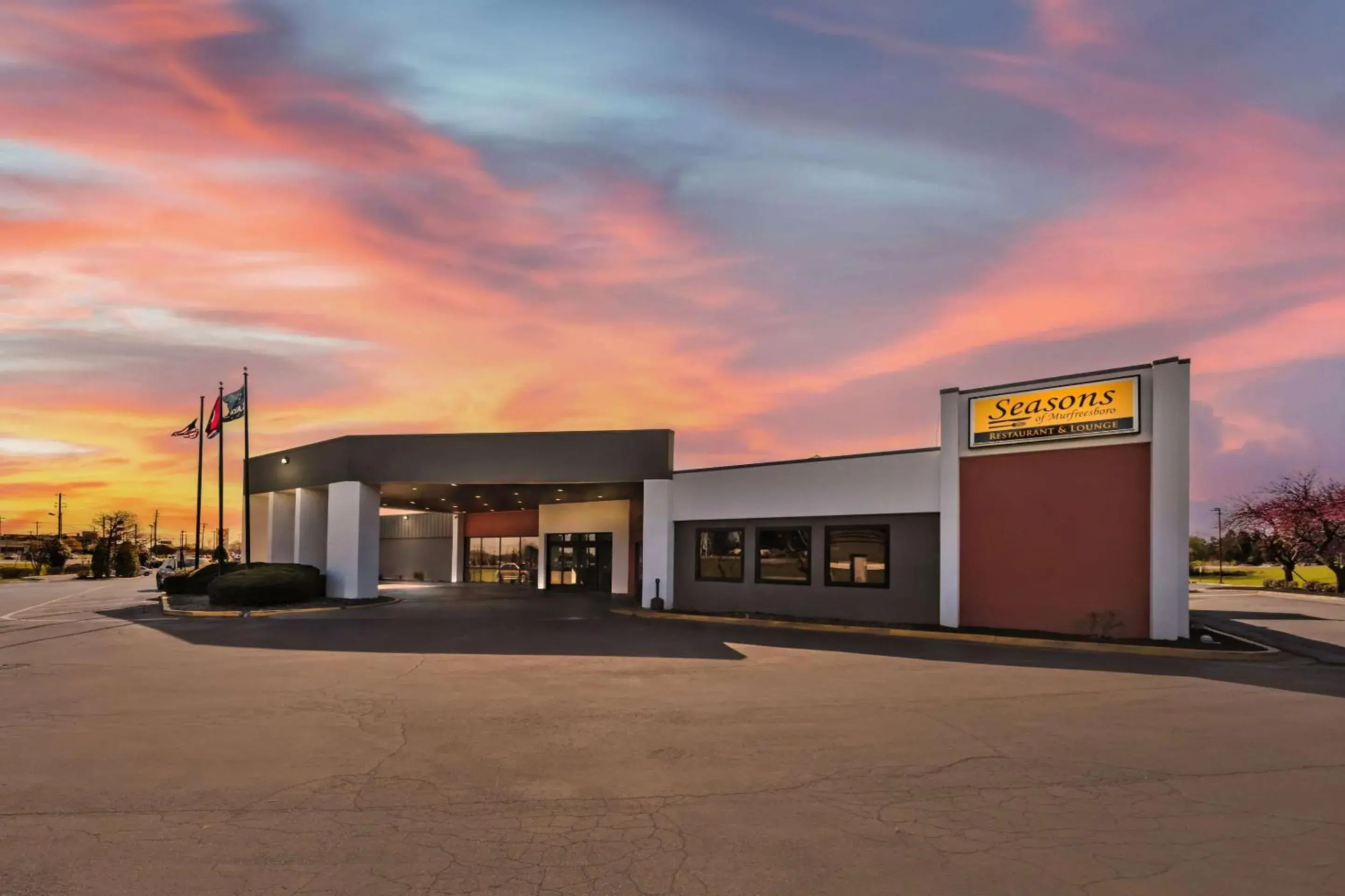 Property building in Clarion Inn Murfreesboro Old Fort Pkwy Property building in Clarion Inn Murfreesboro Old Fort Pkwy