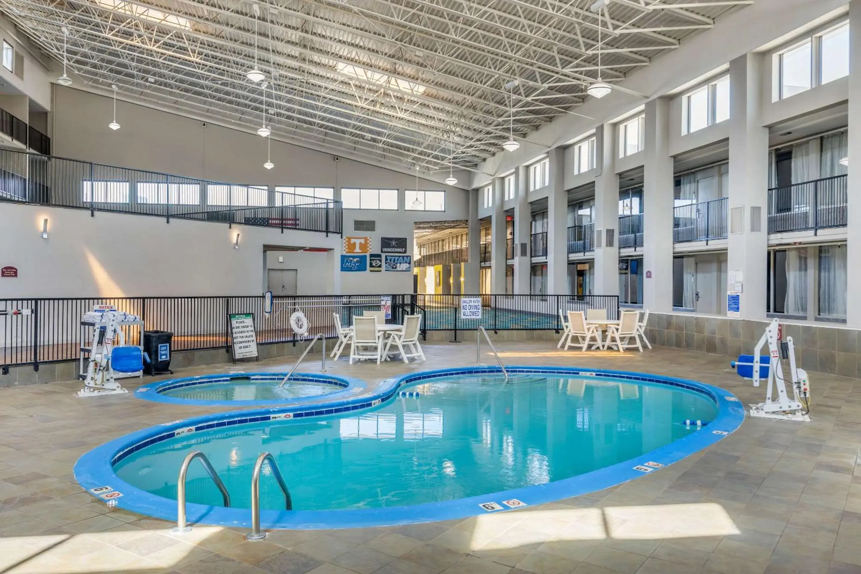 Swimming pool in Clarion Inn Murfreesboro Old Fort Pkwy Swimming pool in Clarion Inn Murfreesboro Old Fort Pkwy