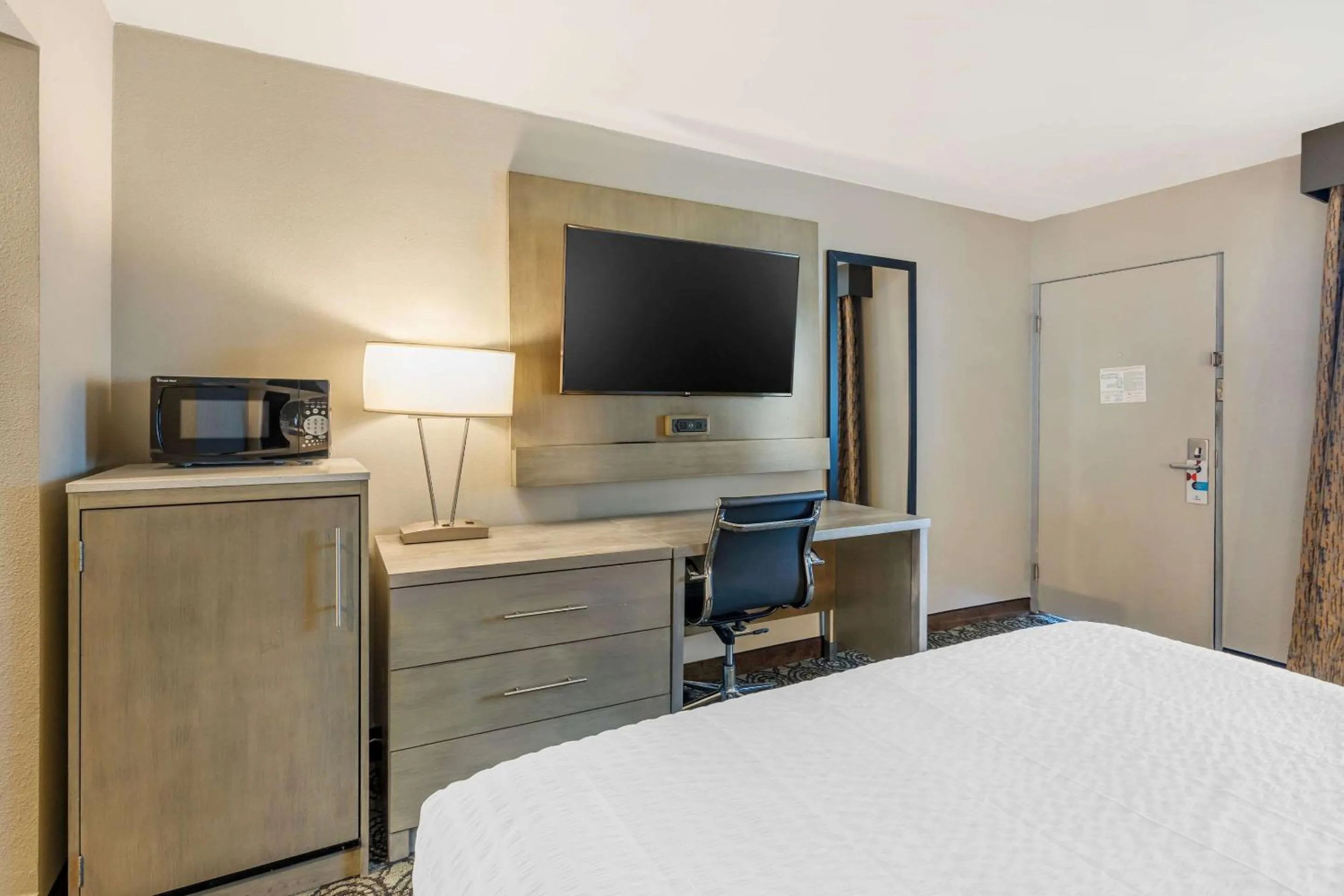 Bedroom, Bed in Clarion Inn Murfreesboro Old Fort Pkwy