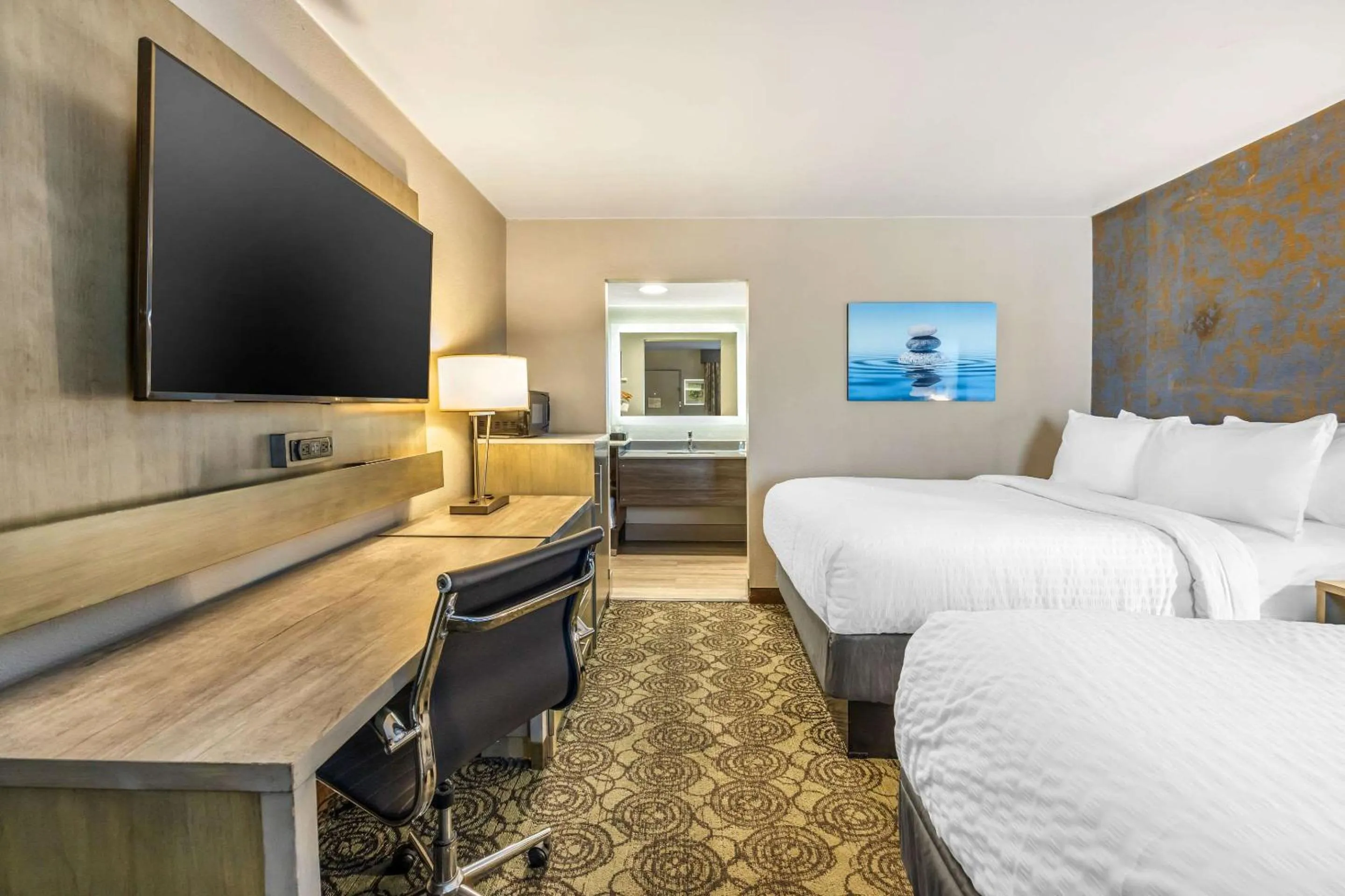 Bedroom, Bed in Clarion Inn Murfreesboro Old Fort Pkwy