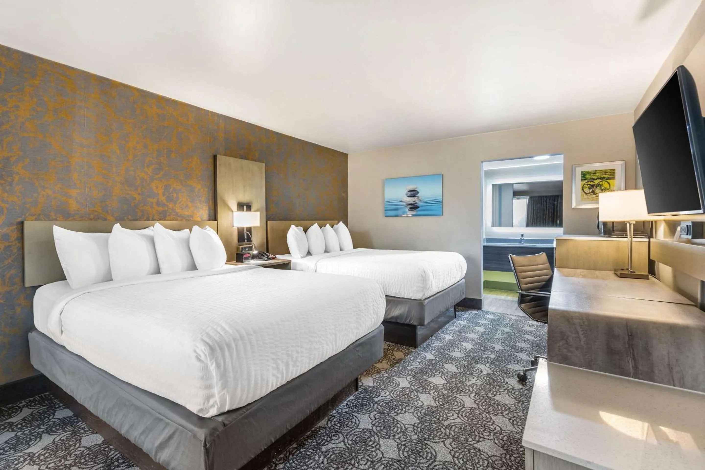 Bedroom, Bed in Clarion Inn Murfreesboro Old Fort Pkwy