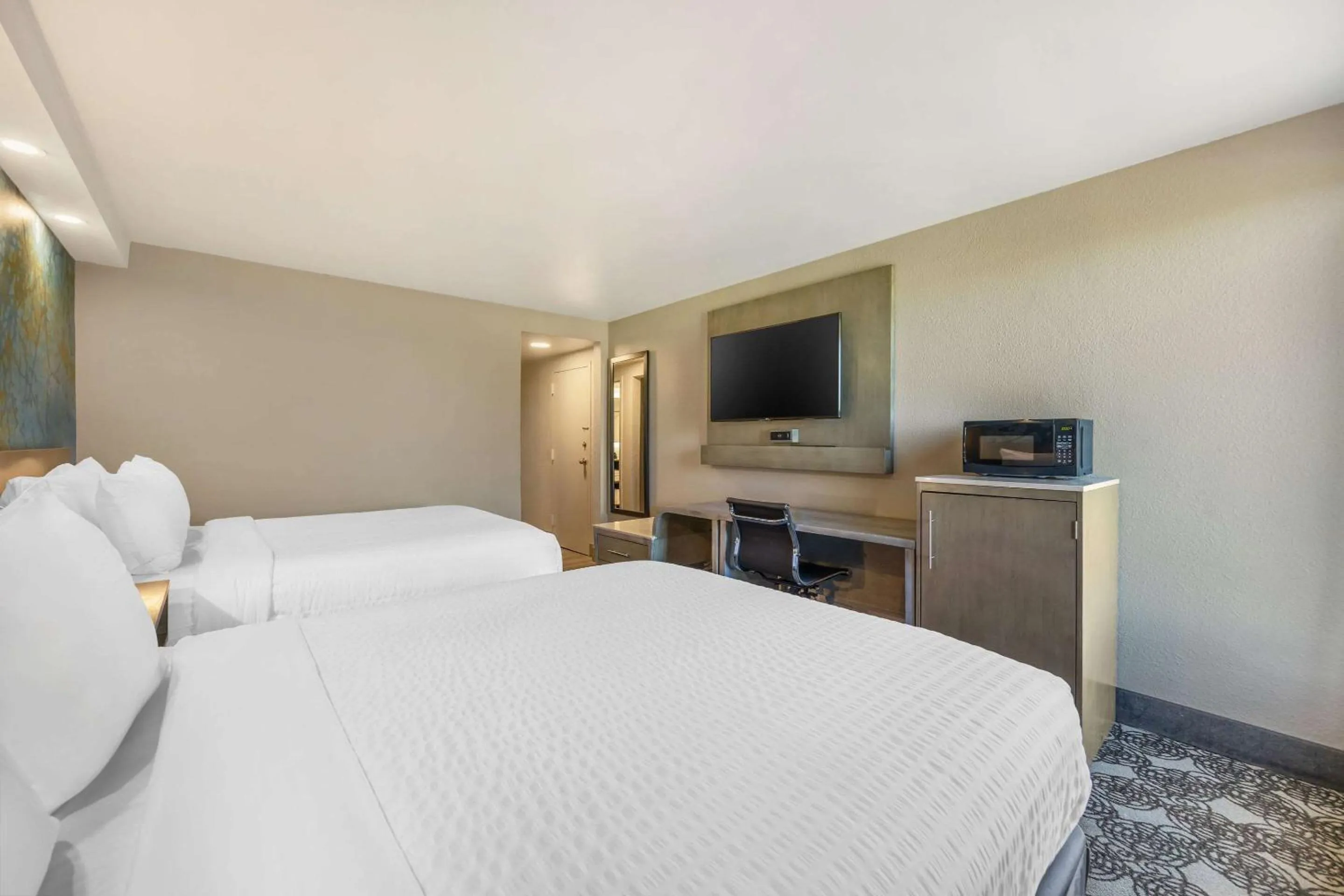 Bedroom, Bed in Clarion Inn Murfreesboro Old Fort Pkwy