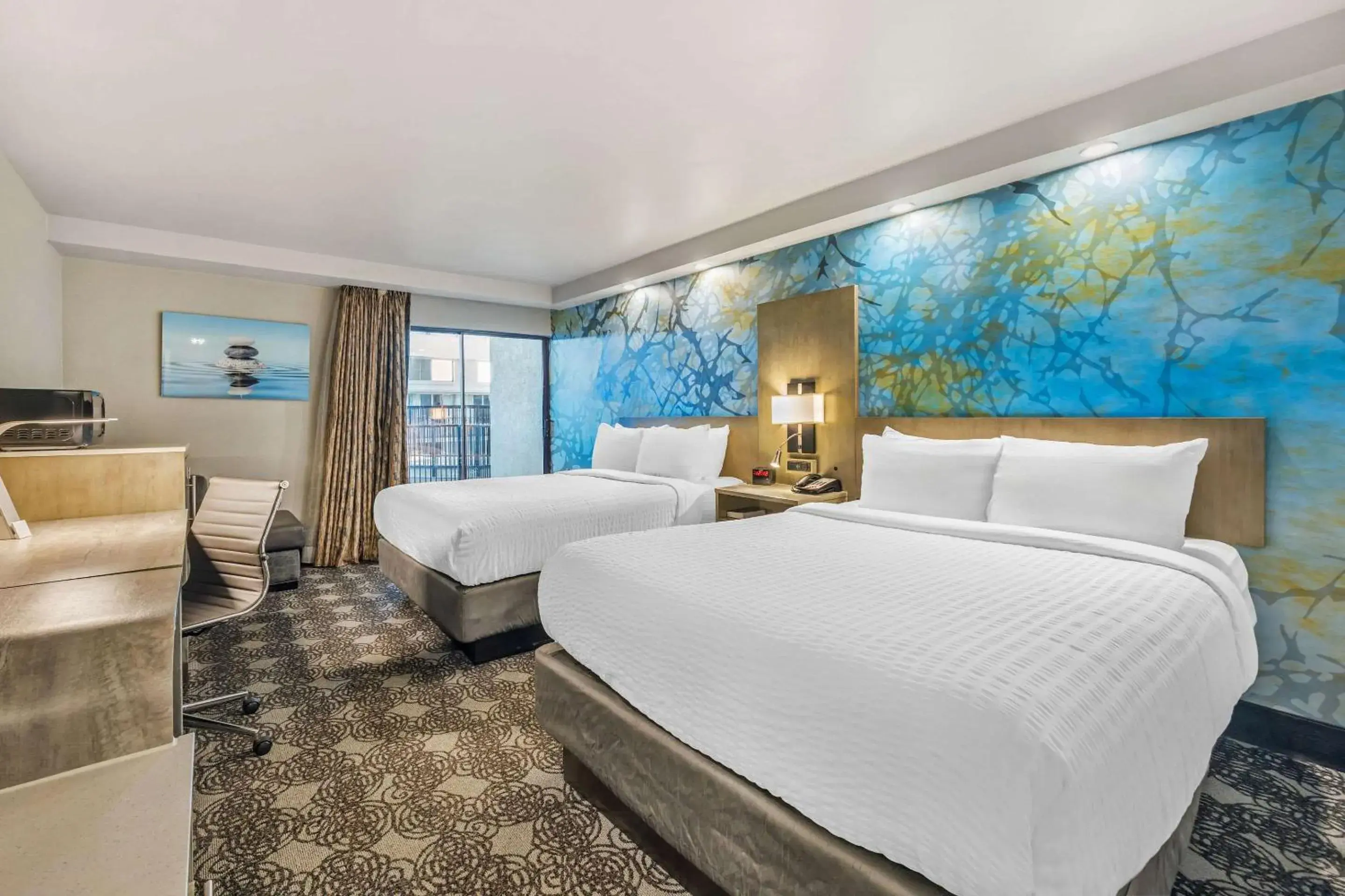 Bedroom, Bed in Clarion Inn Murfreesboro Old Fort Pkwy Bedroom, Bed in Clarion Inn Murfreesboro Old Fort Pkwy