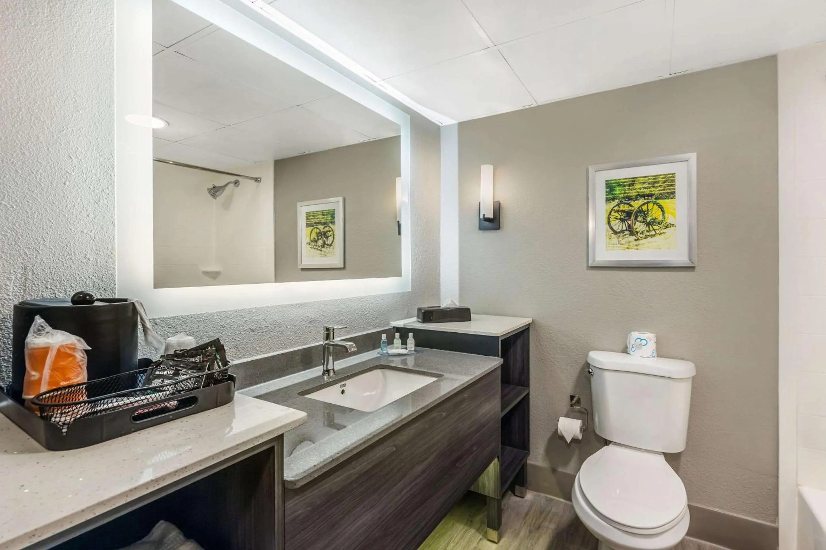 Bedroom in Clarion Inn Murfreesboro Old Fort Pkwy