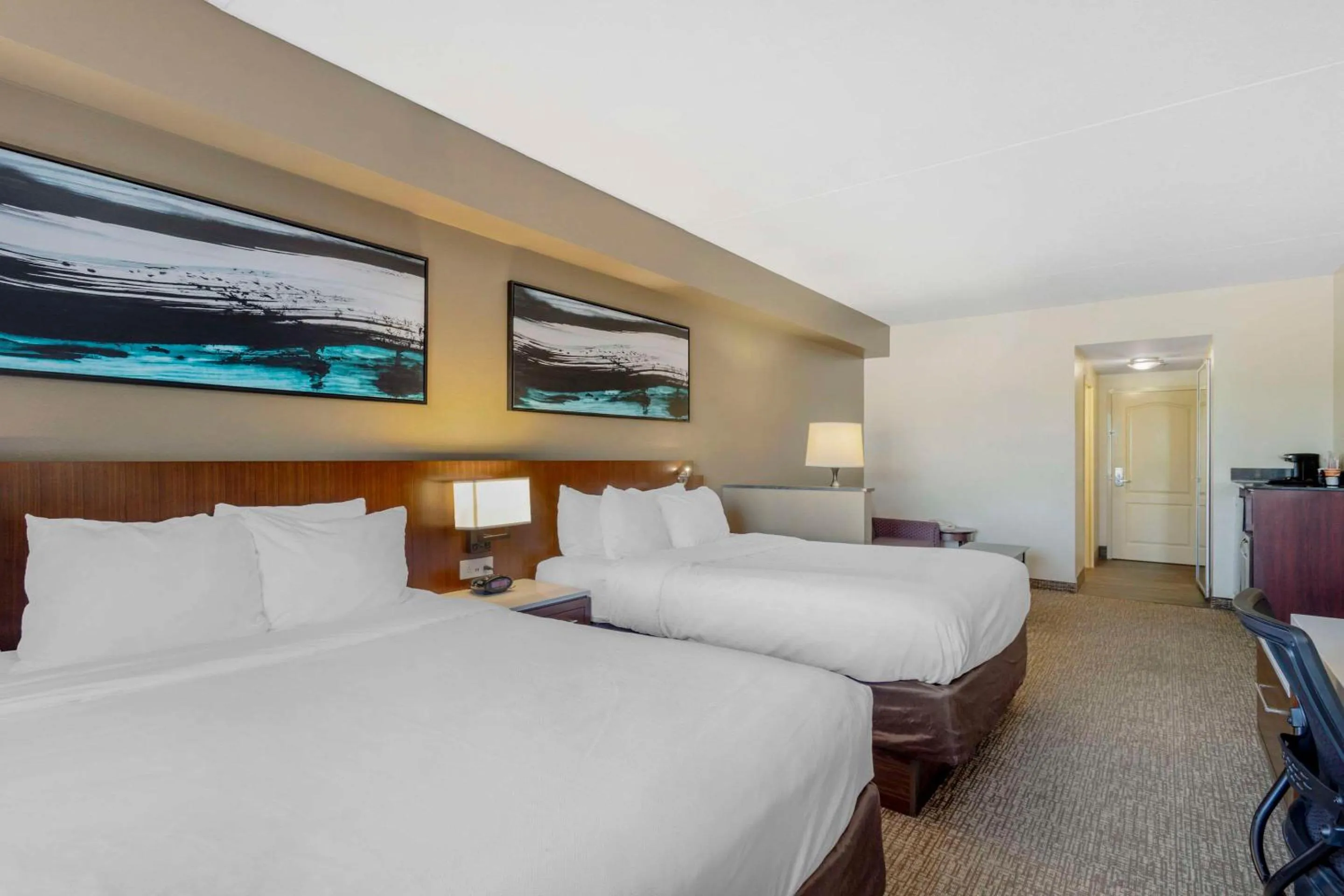 Bedroom, Bed in Comfort Suites Knoxville East