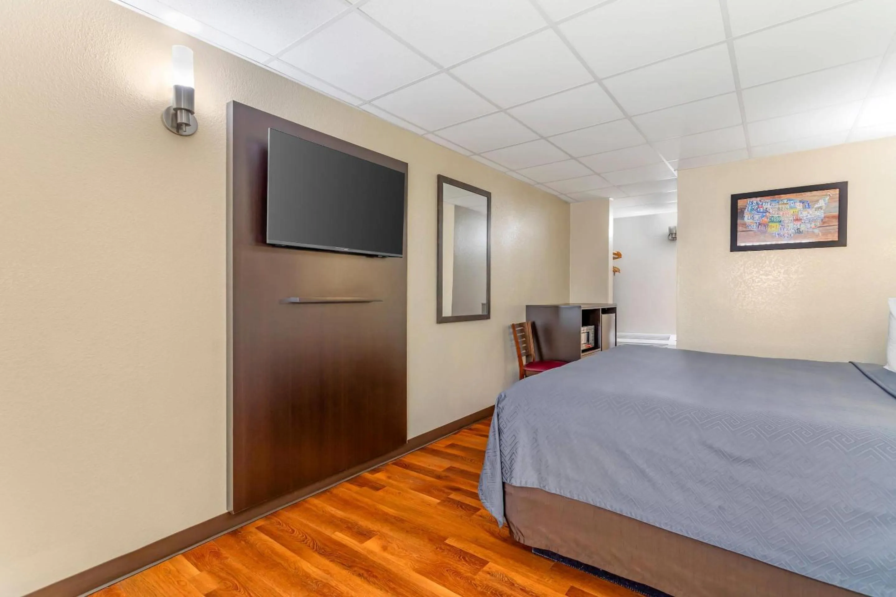 Bedroom, Bed in Econo Lodge Inn & Suites Gatlinburg at the Convention Center