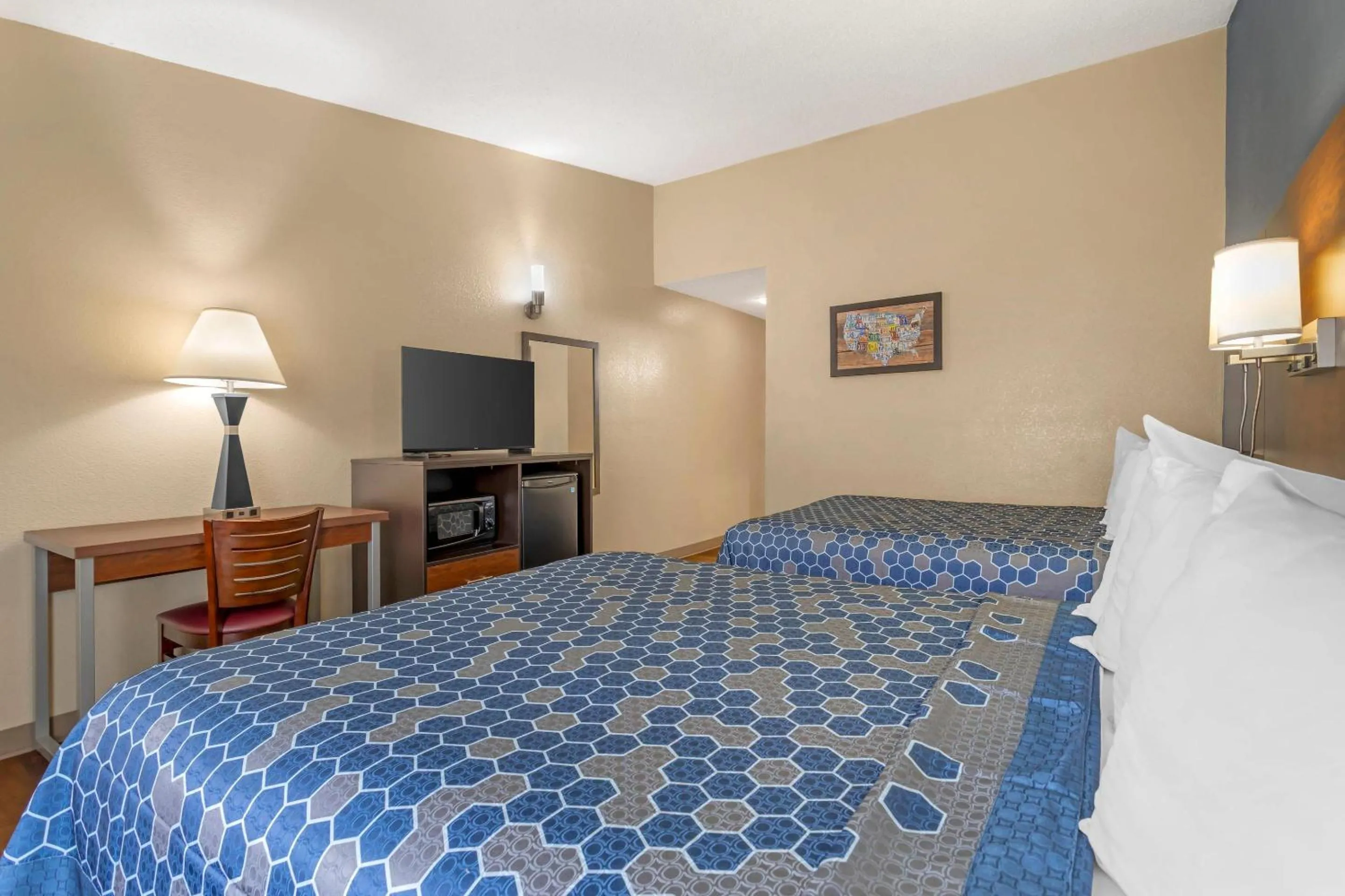 Bedroom, Bed in Econo Lodge Inn & Suites Gatlinburg at the Convention Center