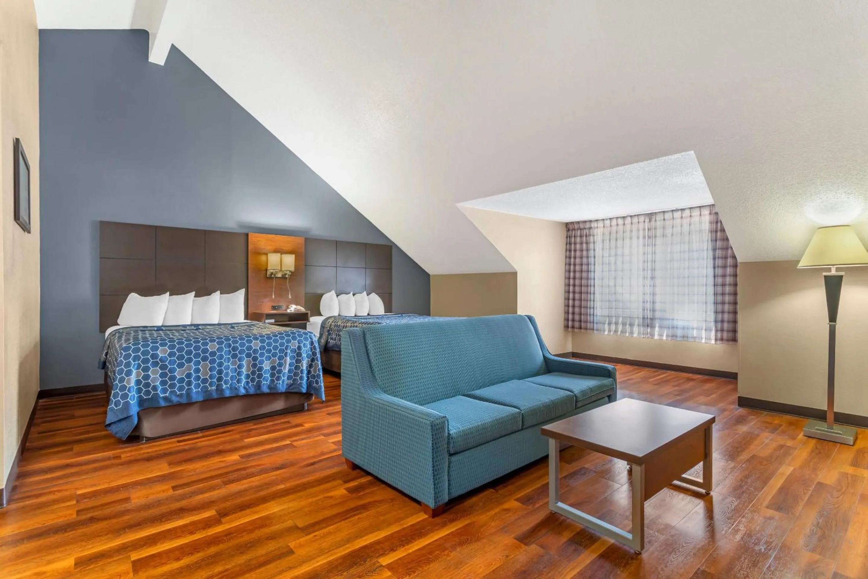 Bedroom, Bed in Econo Lodge Inn & Suites Gatlinburg at the Convention Center