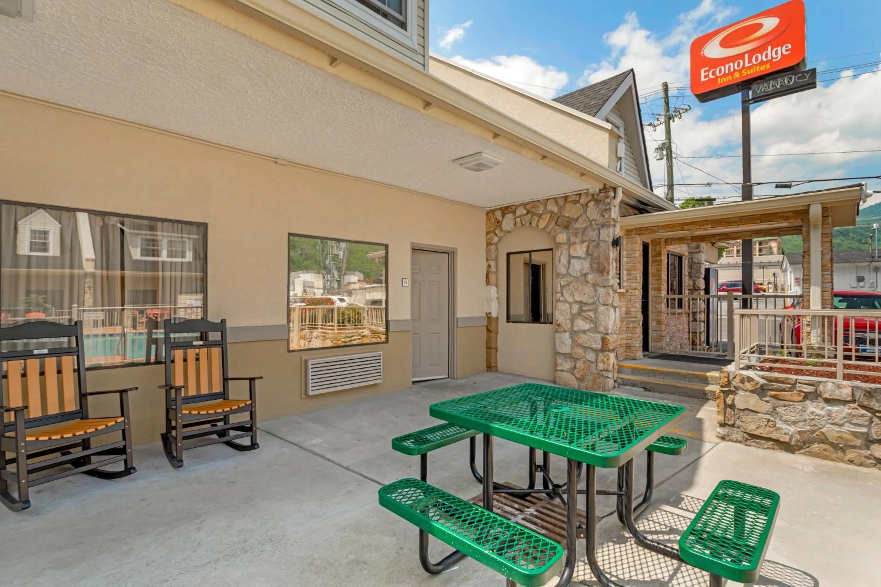 Property building in Econo Lodge Inn & Suites Gatlinburg at the Convention Center