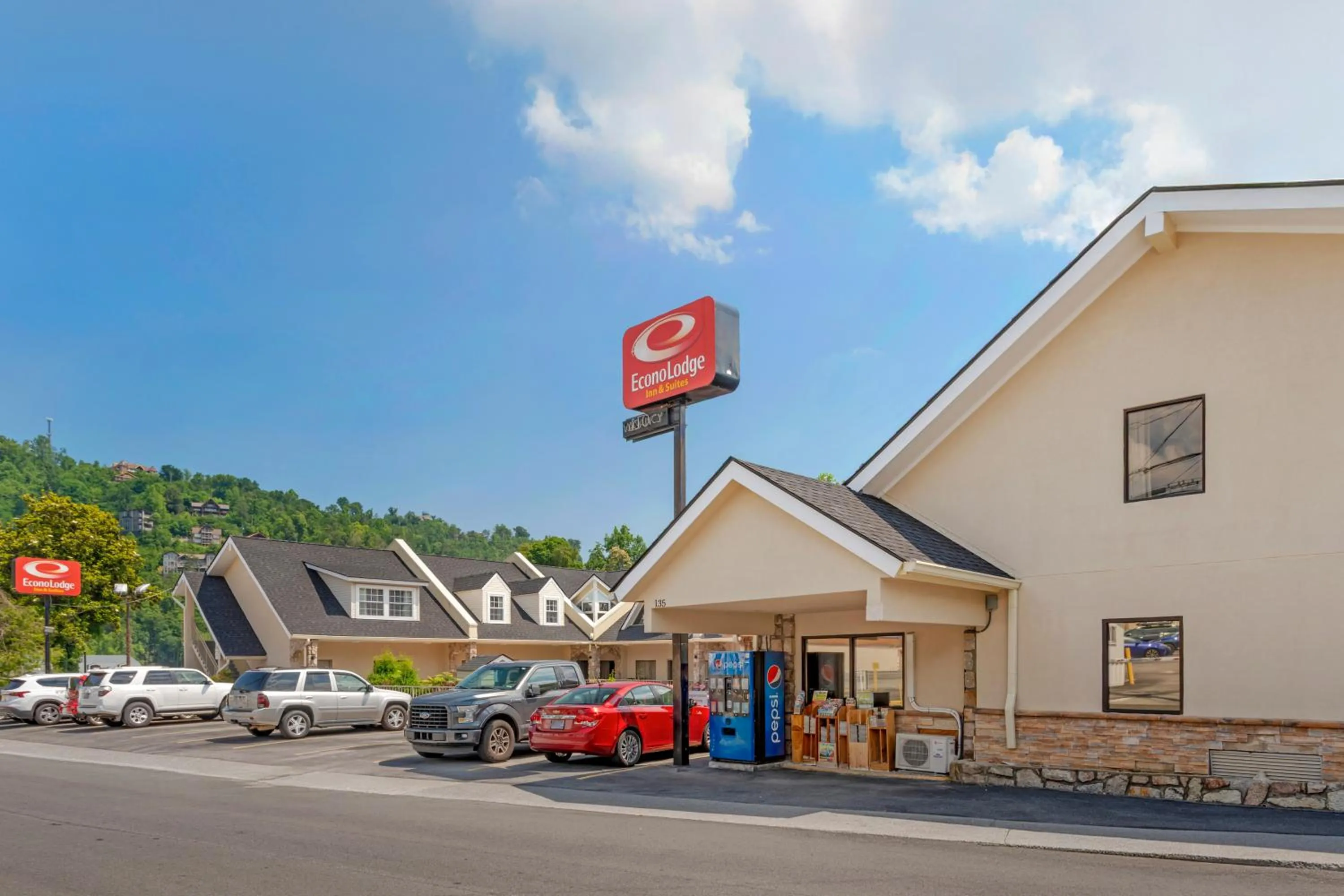 Property building in Econo Lodge Inn & Suites Gatlinburg at the Convention Center