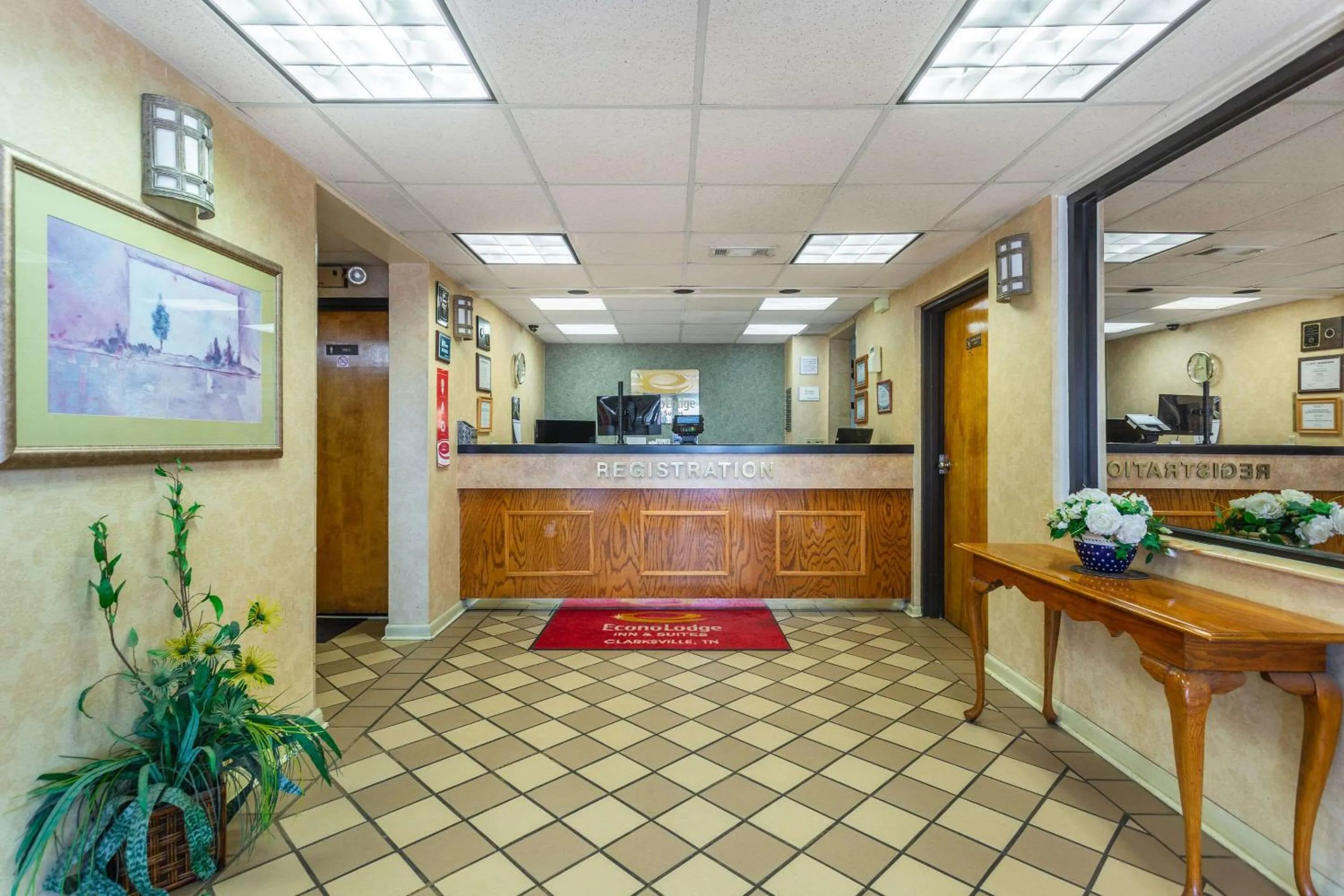Lobby or reception in Econo Lodge & Suites Clarksville near Governors Square Mall