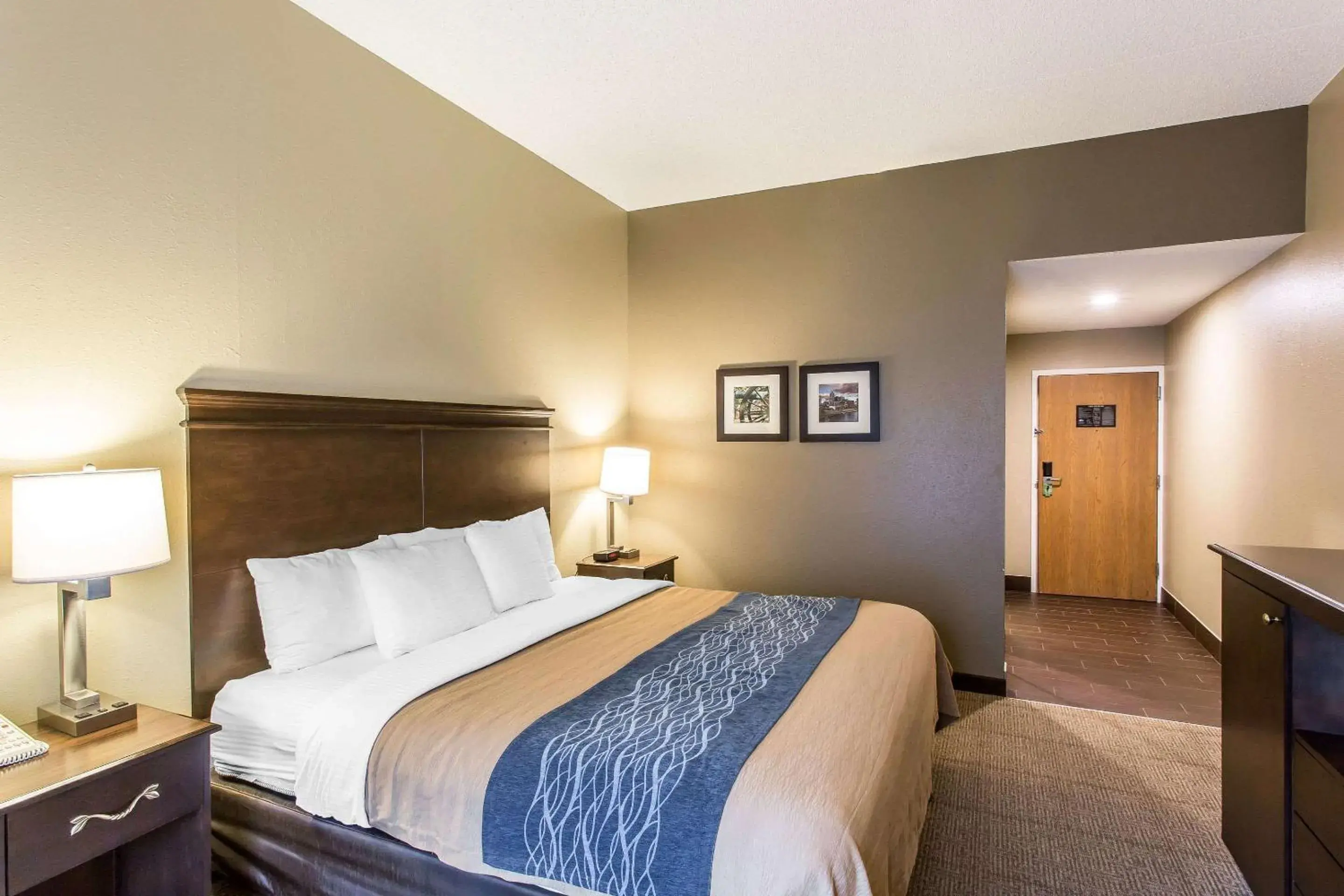 Bedroom, Bed in Comfort Inn & Suites Cookeville Bedroom, Bed in Comfort Inn & Suites Cookeville