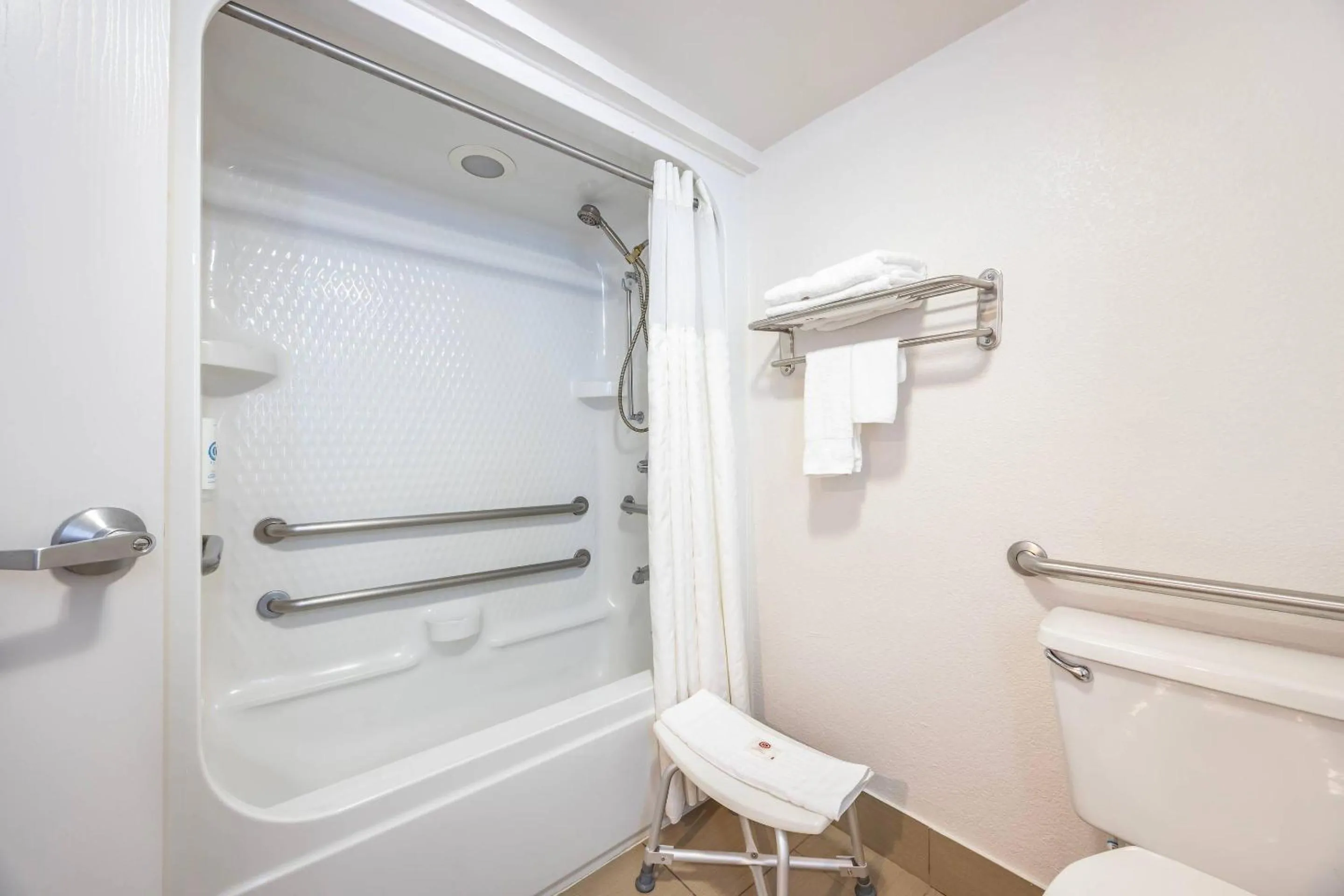 Bathroom in Comfort Inn & Suites Cookeville