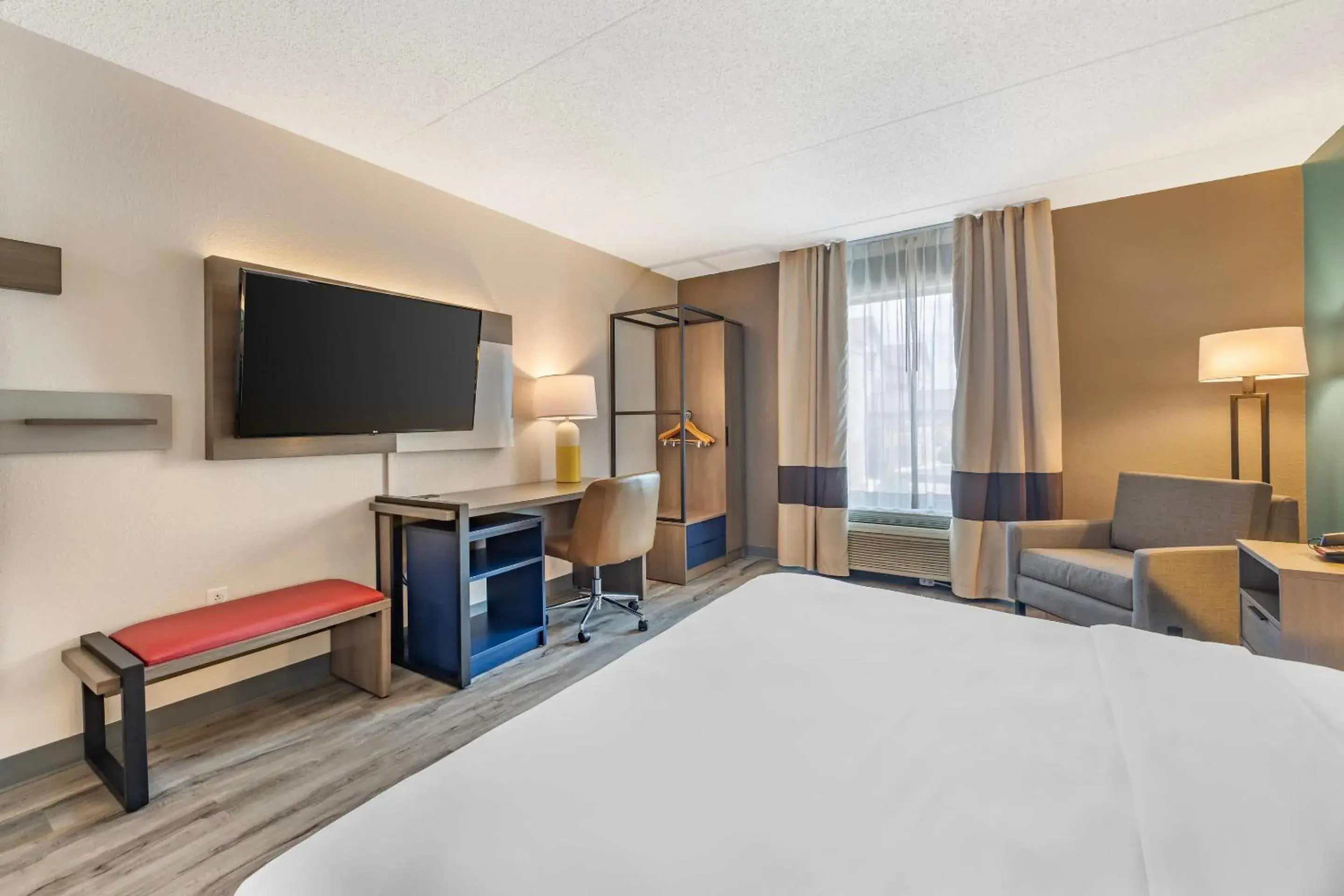 Bedroom, Bed in Comfort Inn & Suites Cookeville Bedroom, Bed in Comfort Inn & Suites Cookeville