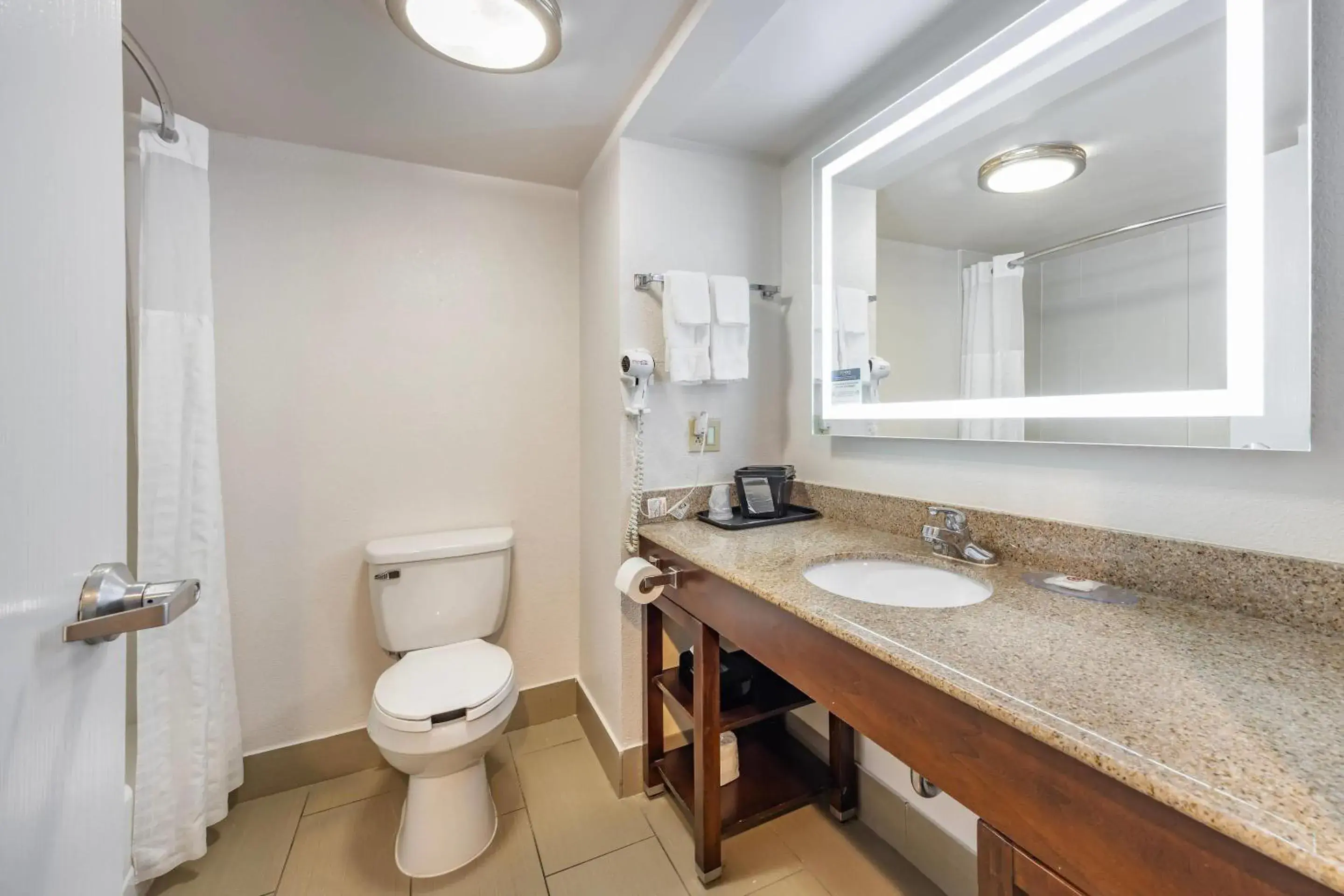 Bathroom in Comfort Inn & Suites Cookeville Bathroom in Comfort Inn & Suites Cookeville