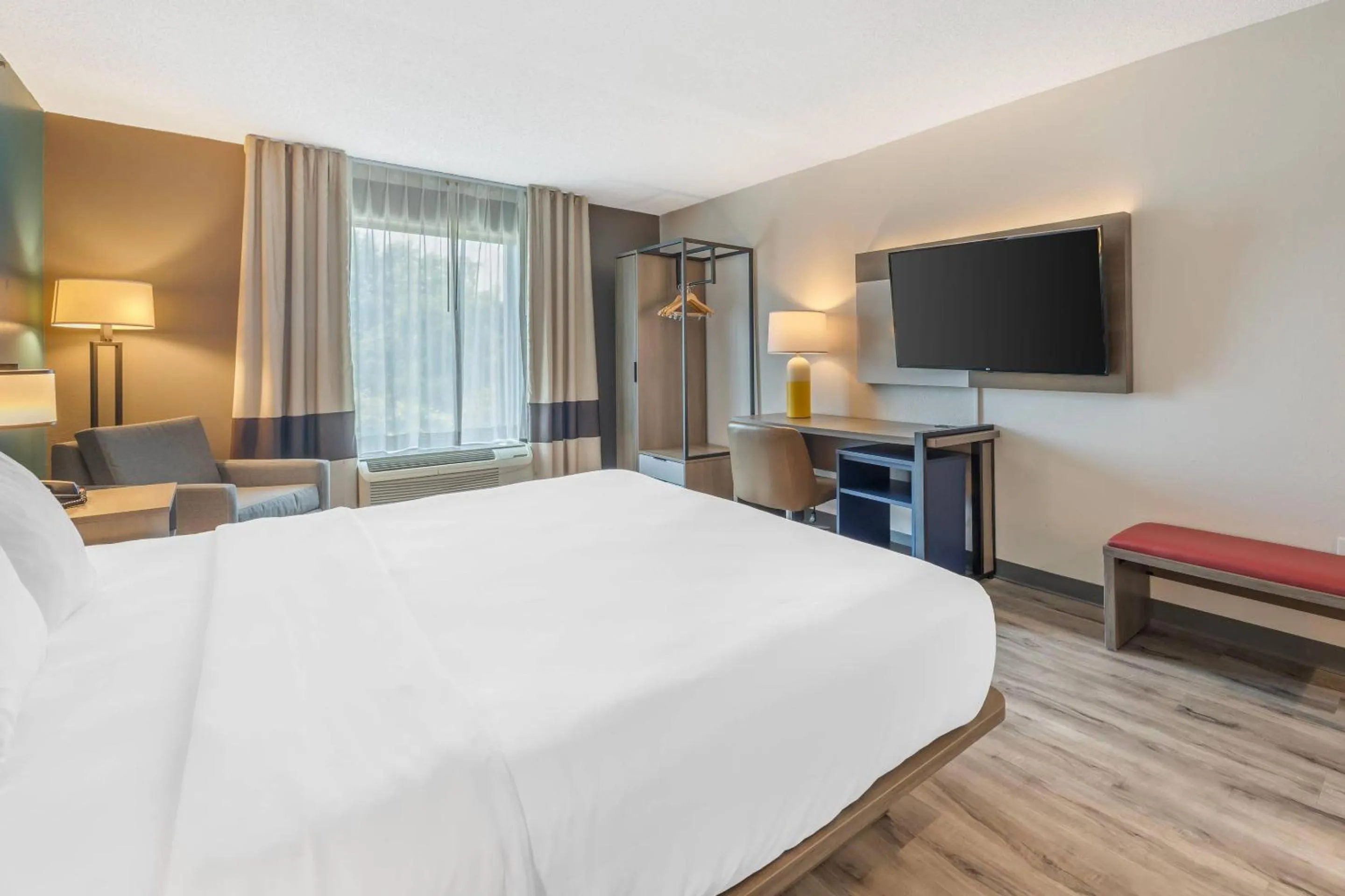 Bedroom, Bed in Comfort Inn & Suites Cookeville