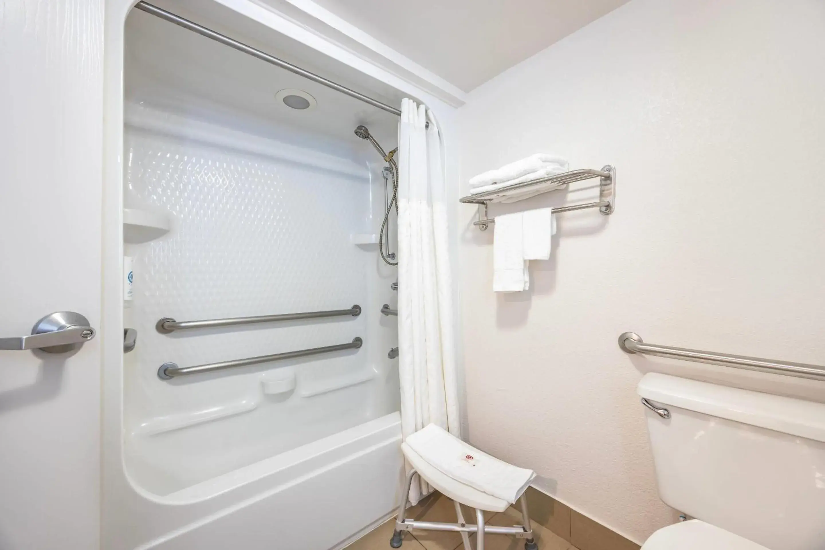 Bedroom in Comfort Inn & Suites Cookeville Bedroom in Comfort Inn & Suites Cookeville