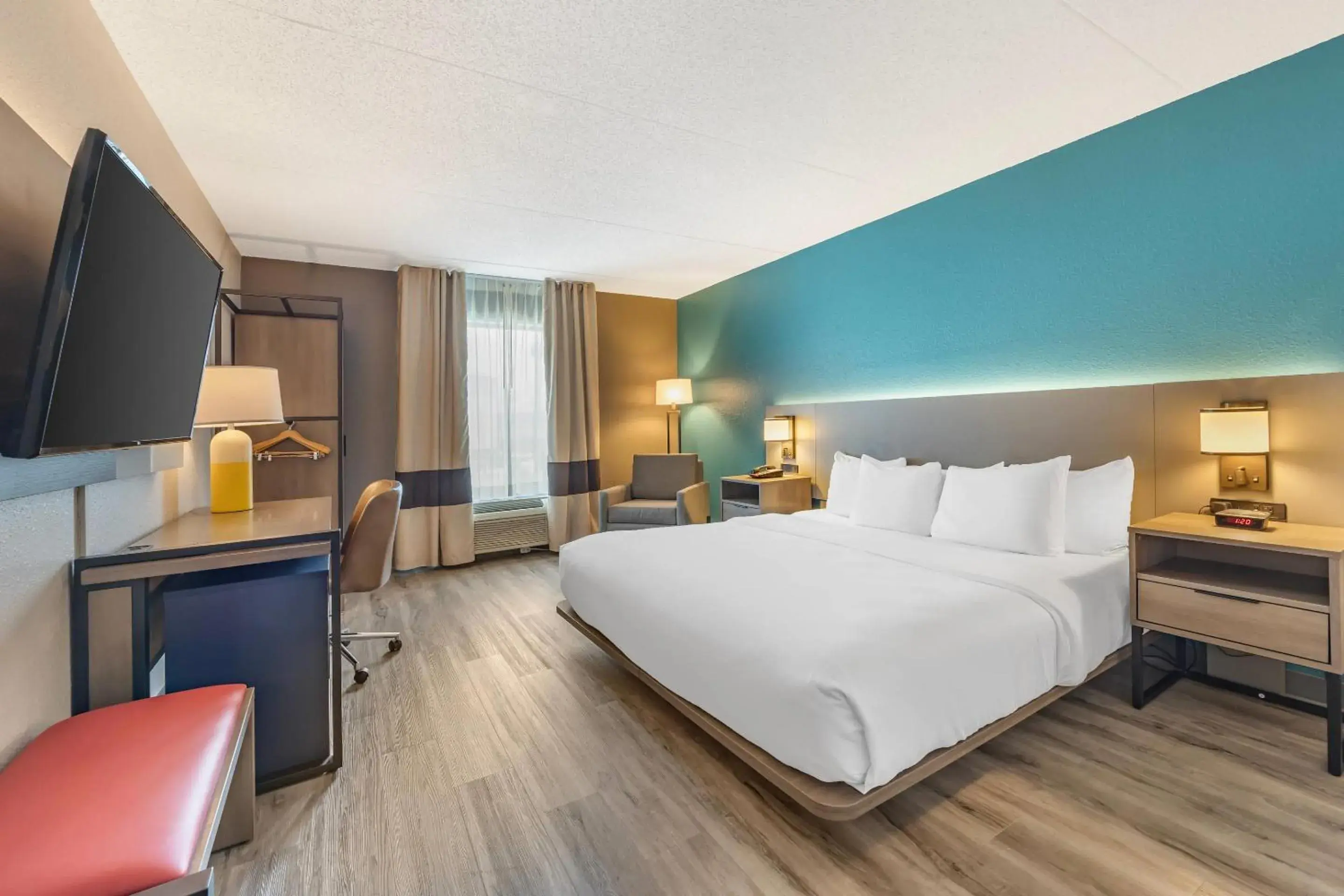 Bedroom, Bed in Comfort Inn & Suites Cookeville Bedroom, Bed in Comfort Inn & Suites Cookeville