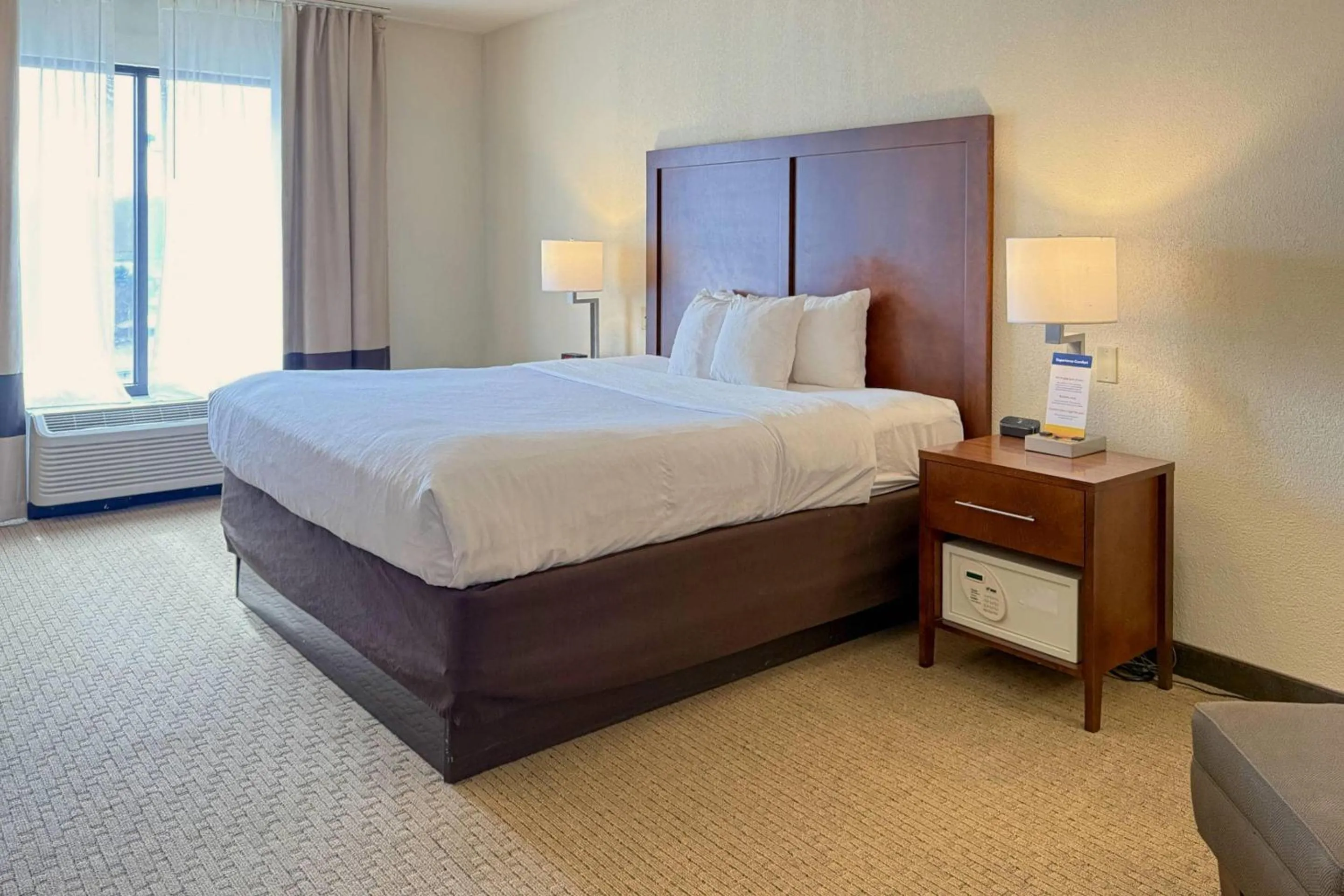 Bedroom, Bed in Comfort Inn & Suites Rogersville