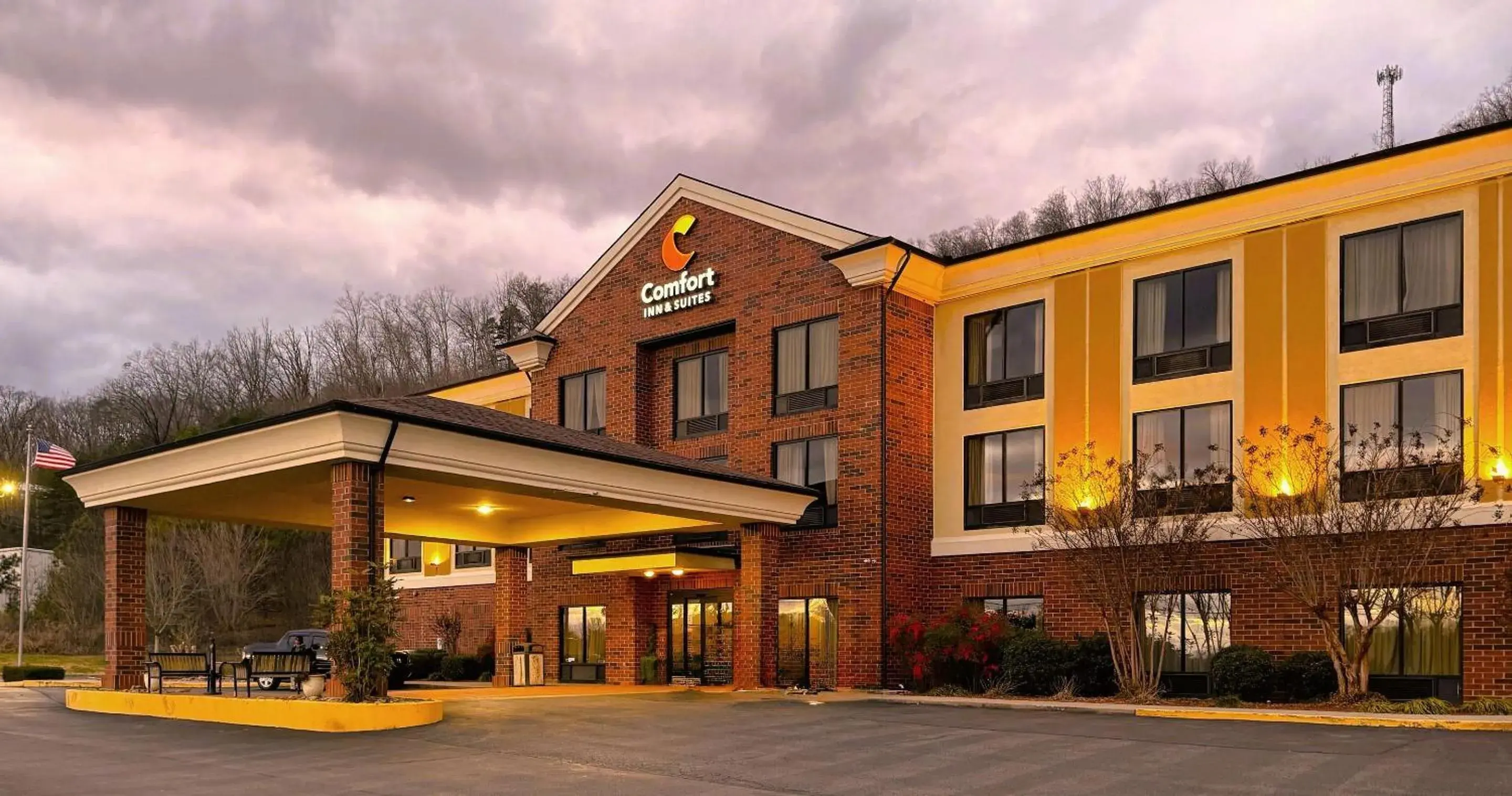 Property building in Comfort Inn & Suites Rogersville Property building in Comfort Inn & Suites Rogersville