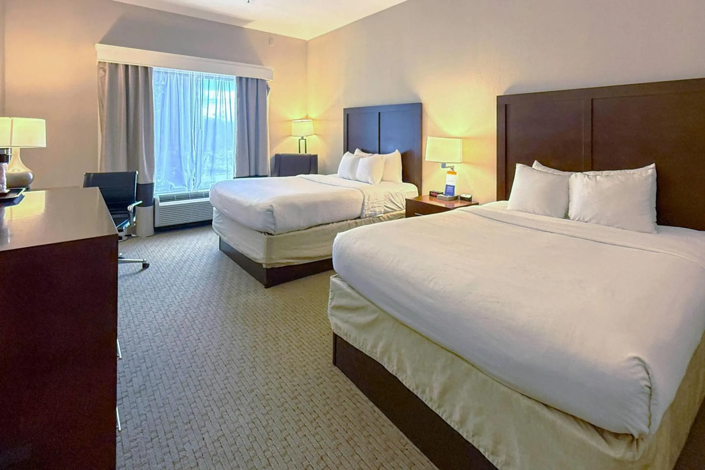 Bedroom, Bed in Comfort Inn & Suites Rogersville Bedroom, Bed in Comfort Inn & Suites Rogersville