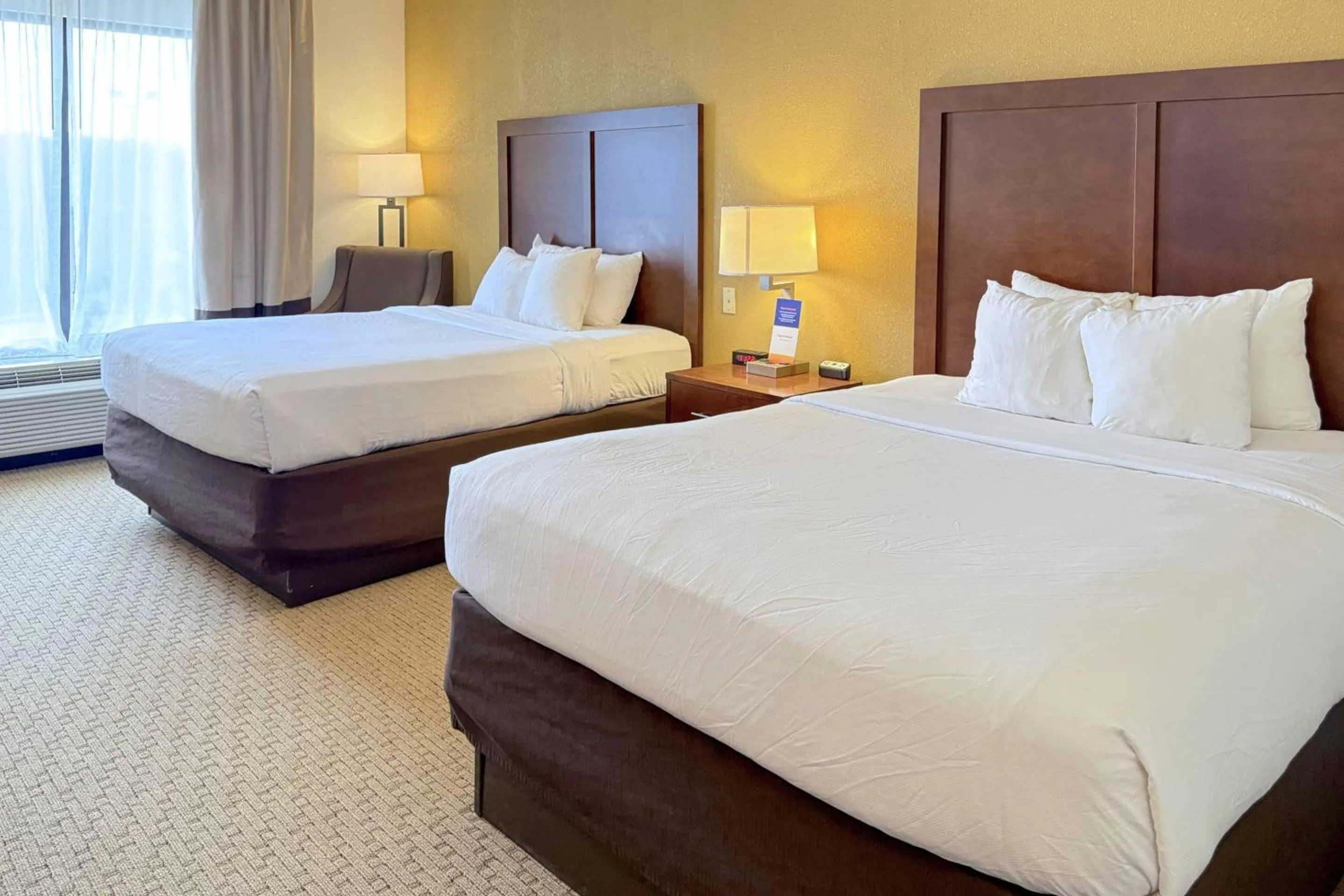 Bedroom, Bed in Comfort Inn & Suites Rogersville