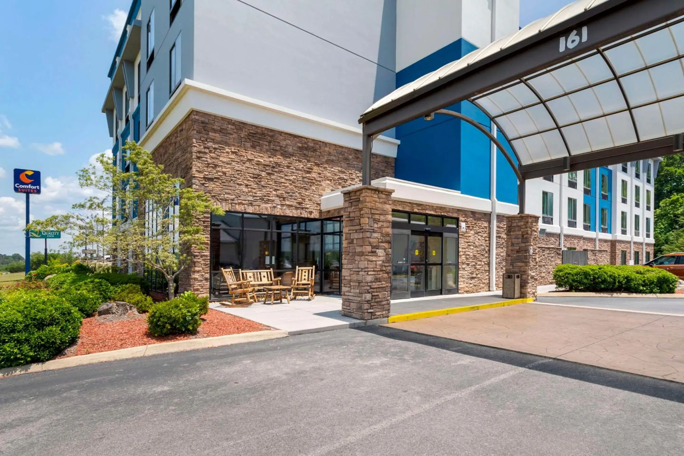 Property building in Comfort Suites Kodak Sevierville Property building in Comfort Suites Kodak Sevierville