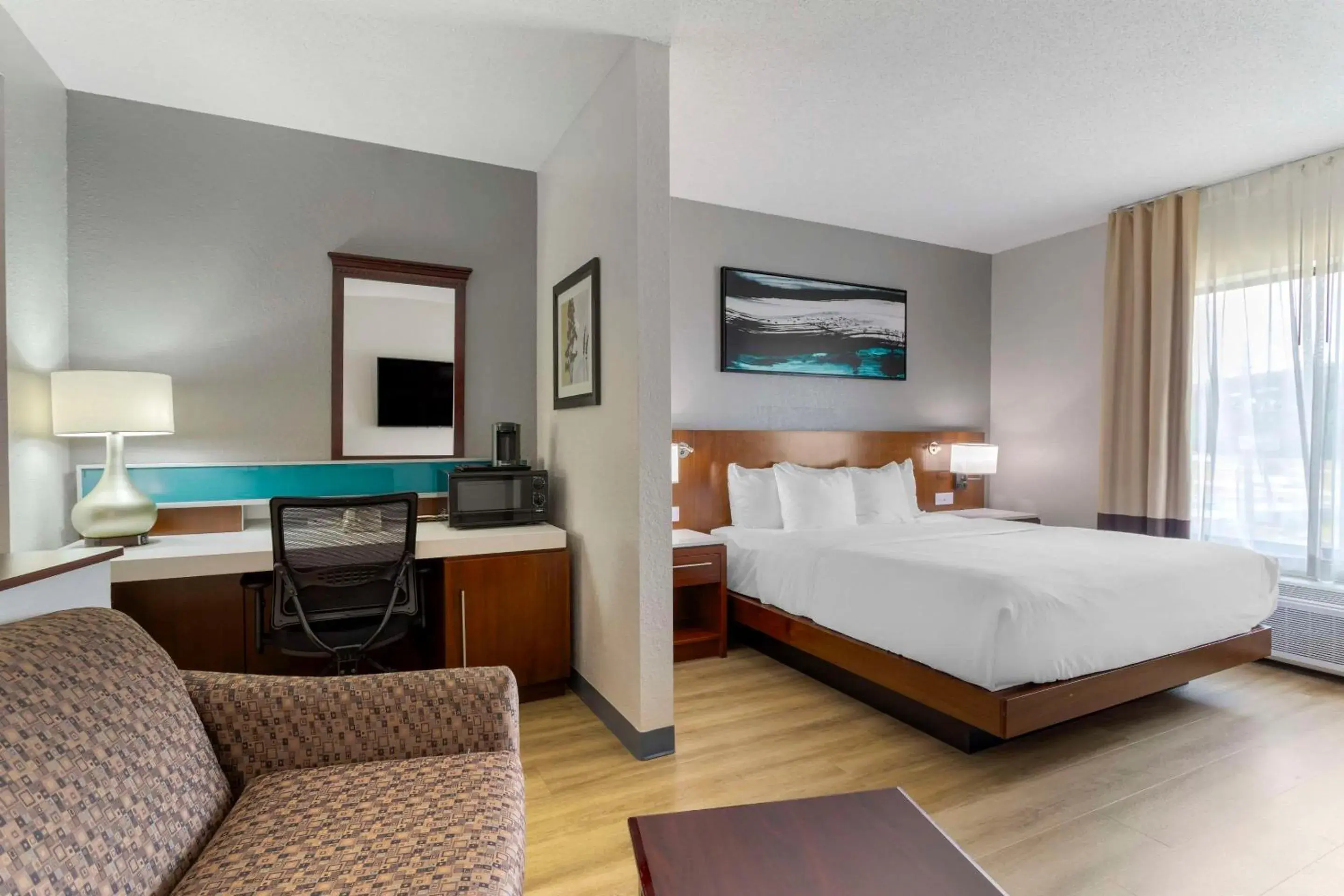 King Suite in Comfort Suites Kodak Sevierville King Suite in Comfort Suites Kodak Sevierville