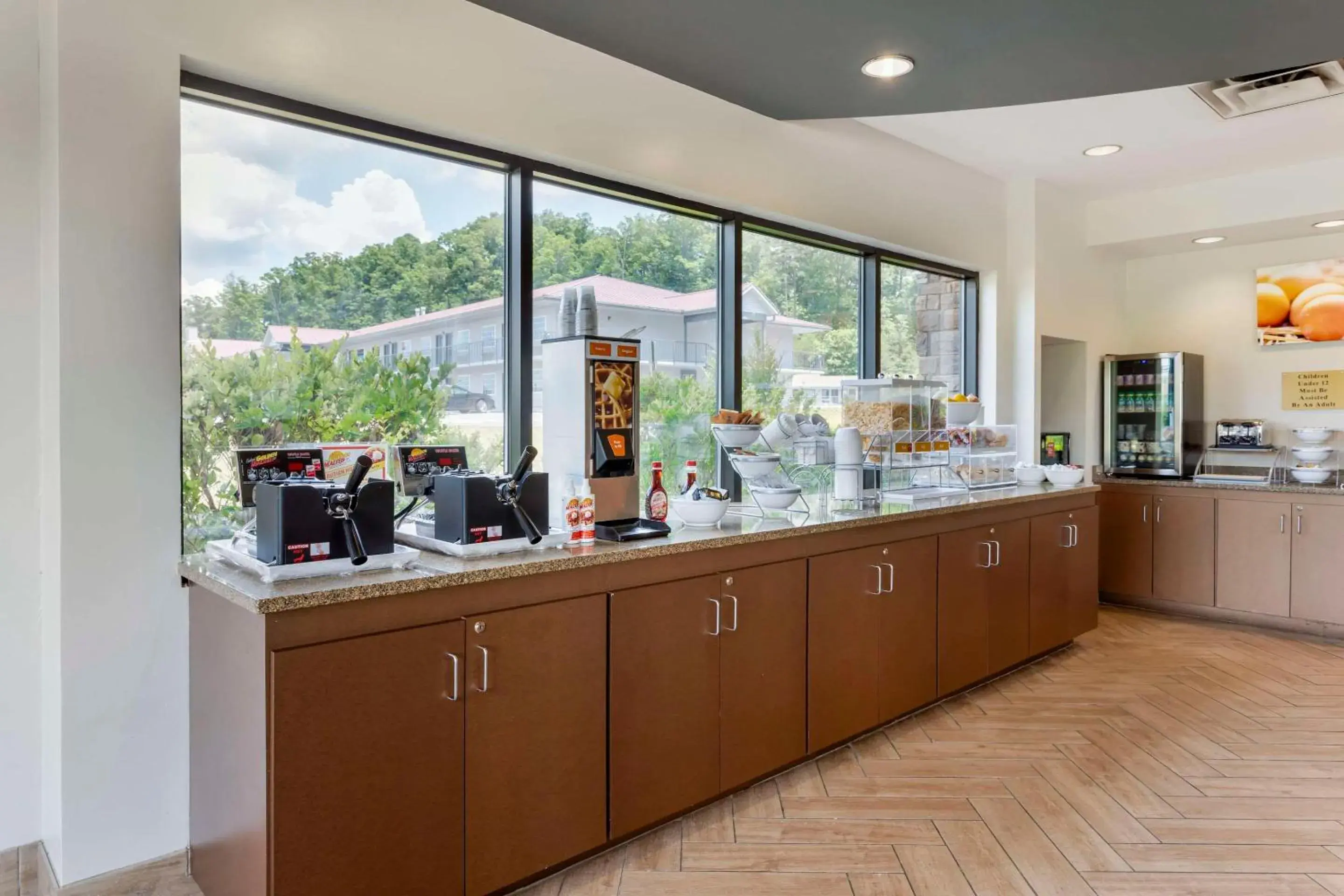 Breakfast in Comfort Suites Kodak Sevierville Breakfast in Comfort Suites Kodak Sevierville