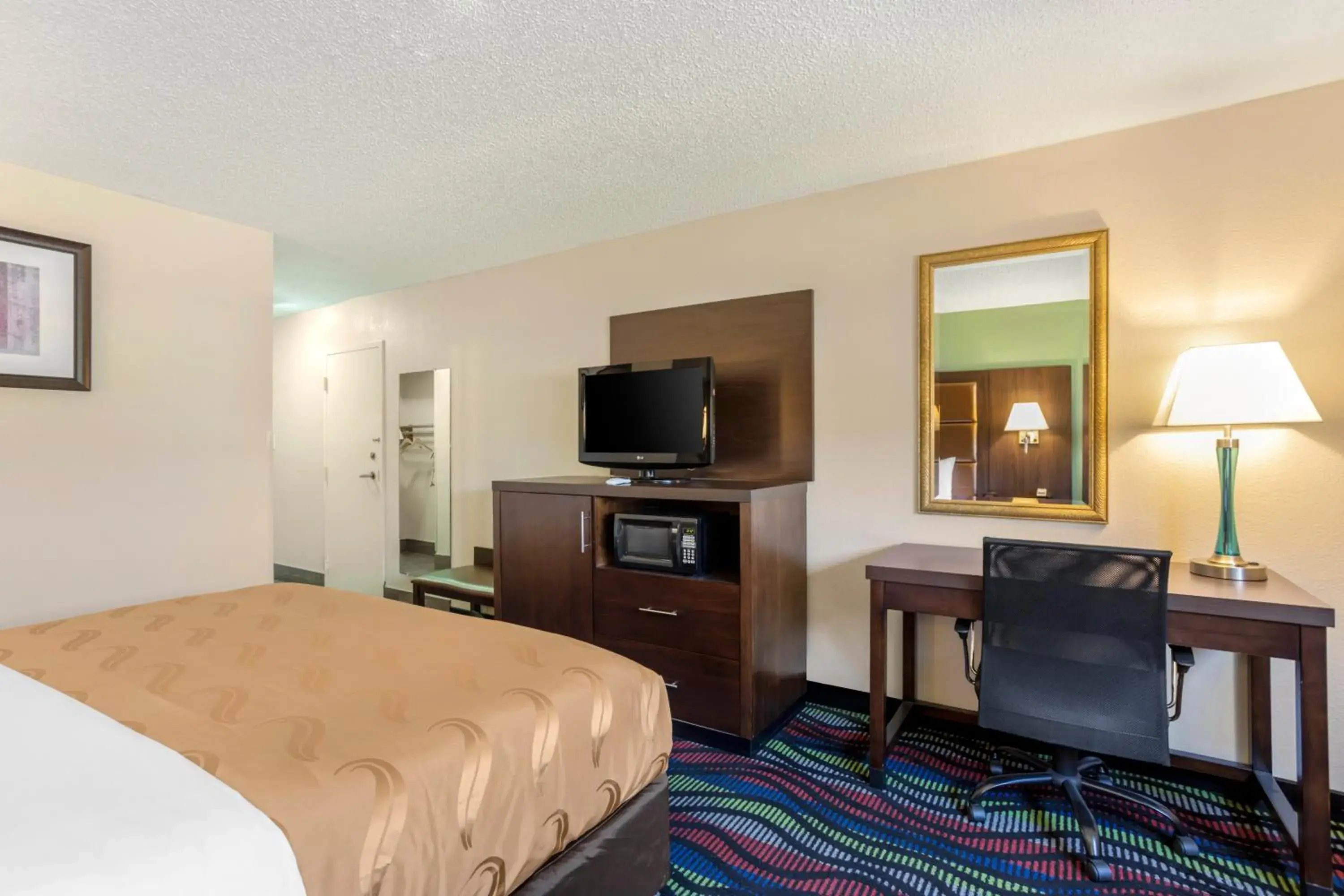 Photo of the whole room, Bed in Quality Inn Cookeville Photo of the whole room, Bed in Quality Inn Cookeville