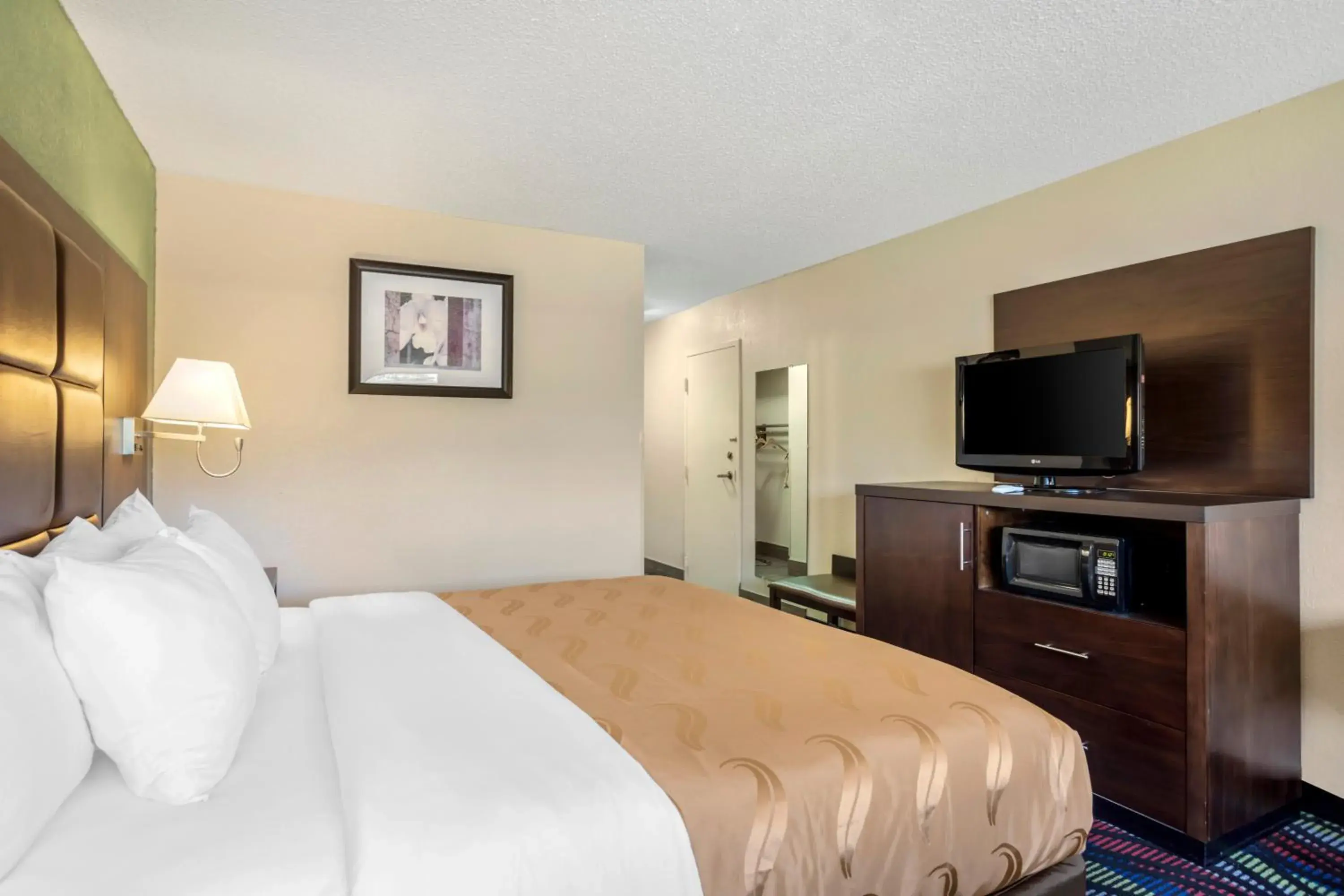 Bedroom, Bed in Quality Inn Cookeville Bedroom, Bed in Quality Inn Cookeville