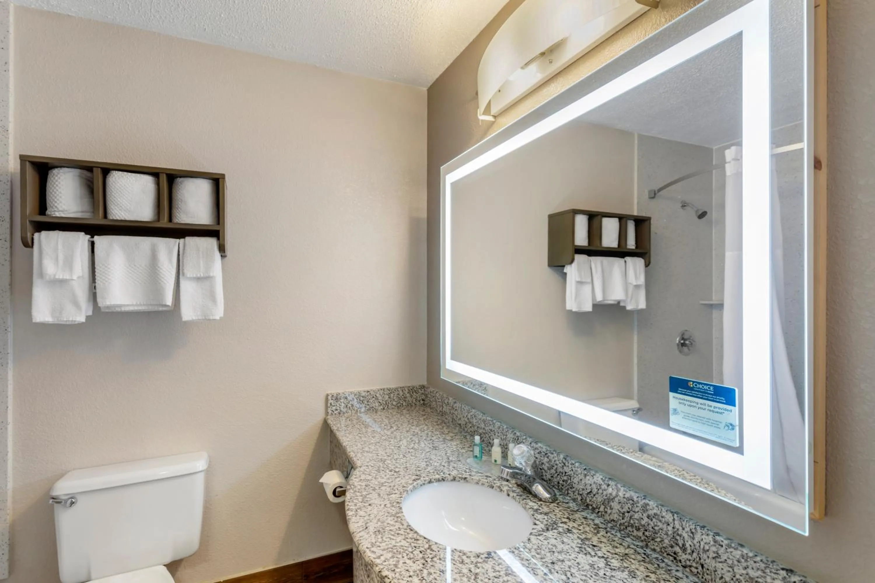 Bathroom in Quality Inn Cookeville