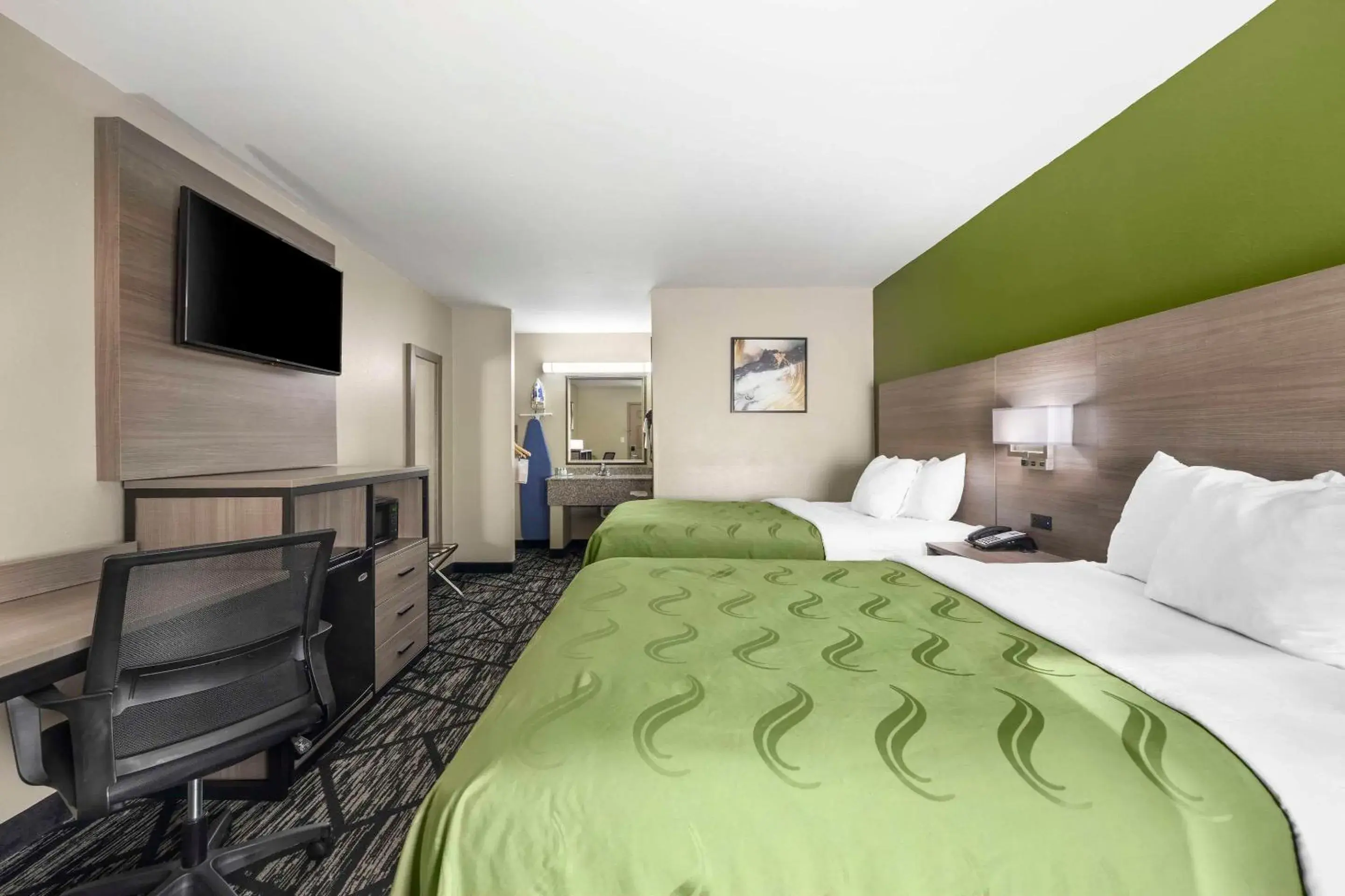 Bedroom, Bed in Quality Inn Bedroom, Bed in Quality Inn