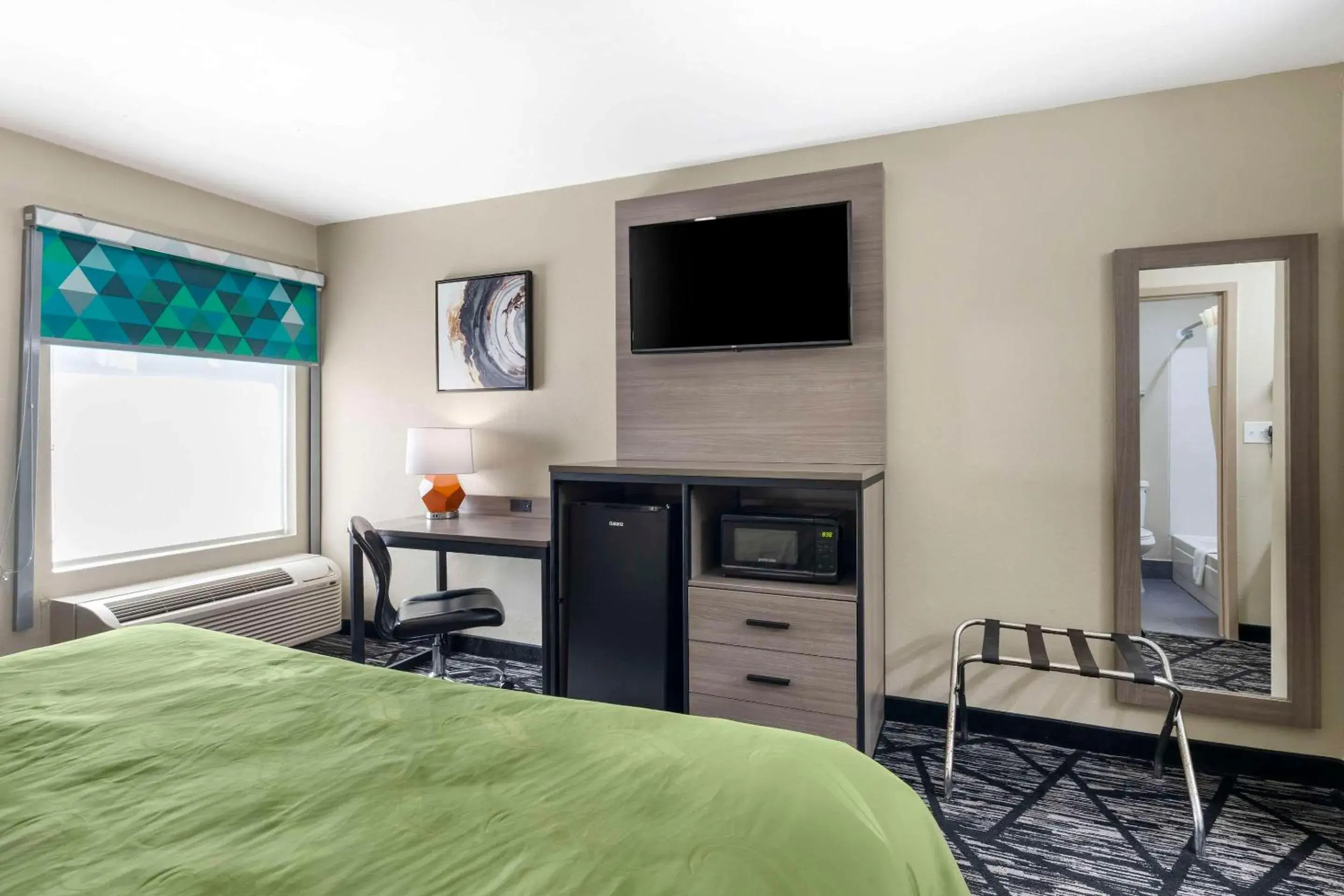 Bedroom, Bed in Quality Inn Bedroom, Bed in Quality Inn