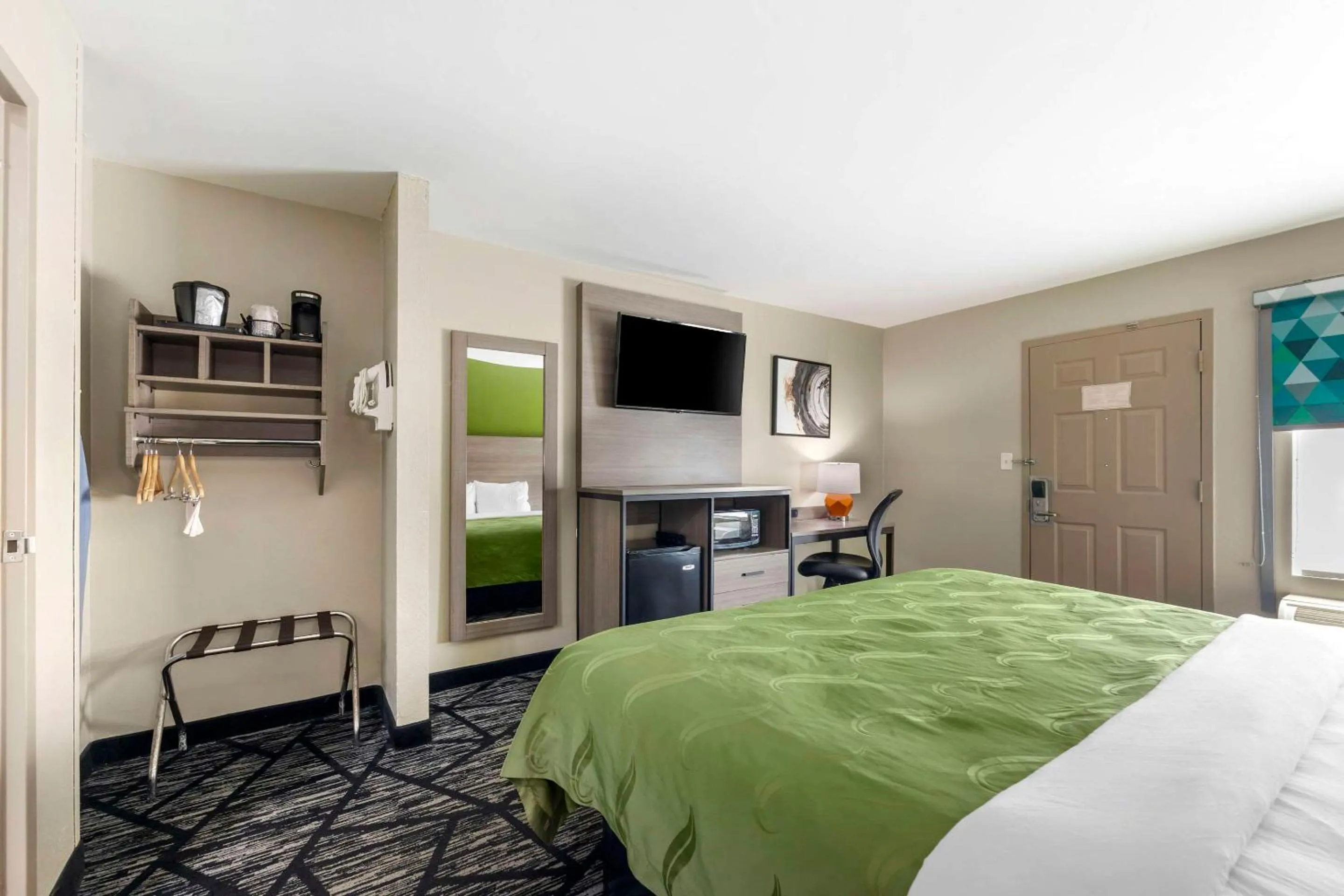 Bedroom, Bed in Quality Inn Jackson Northwest