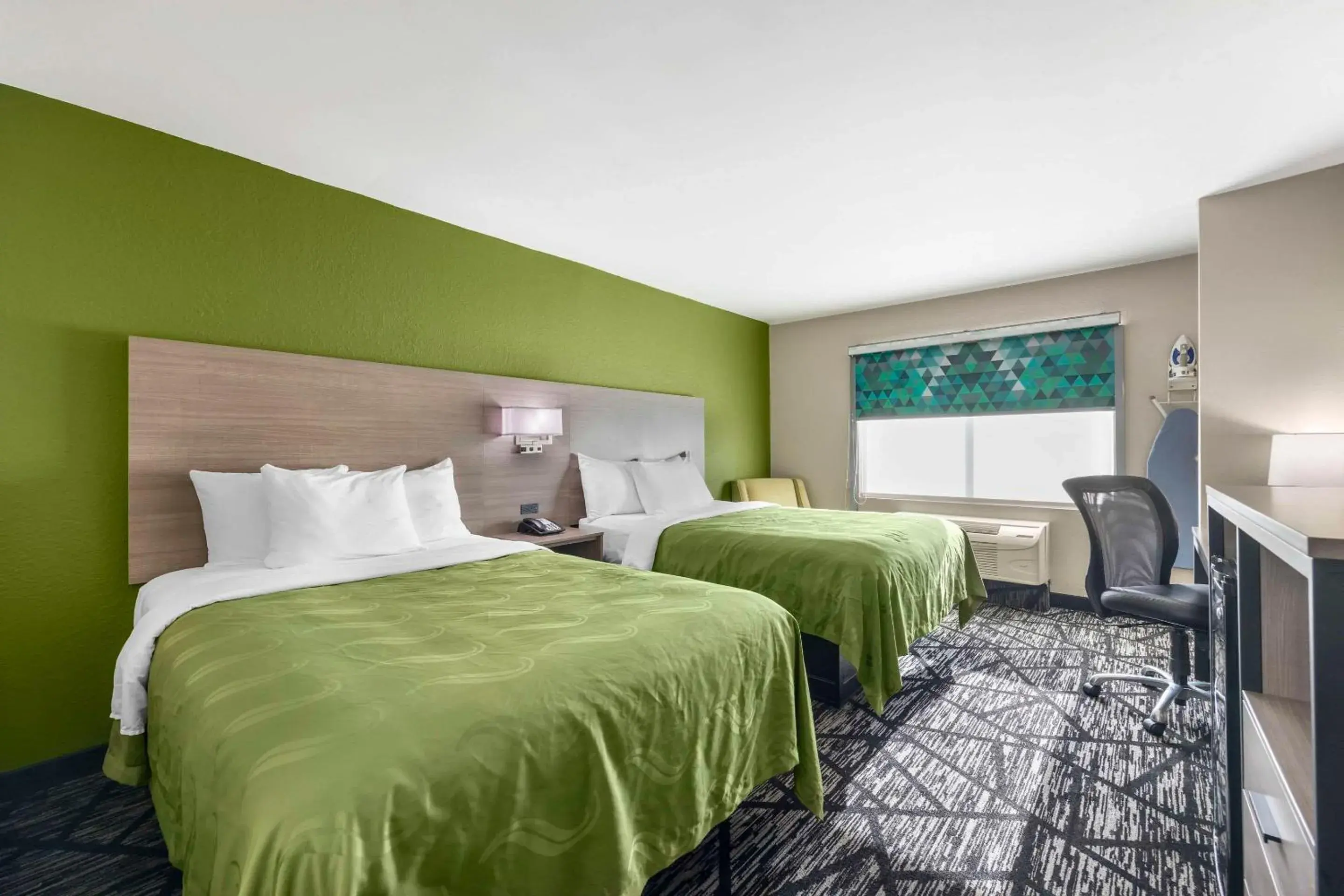 Bedroom, Bed in Quality Inn Bedroom, Bed in Quality Inn