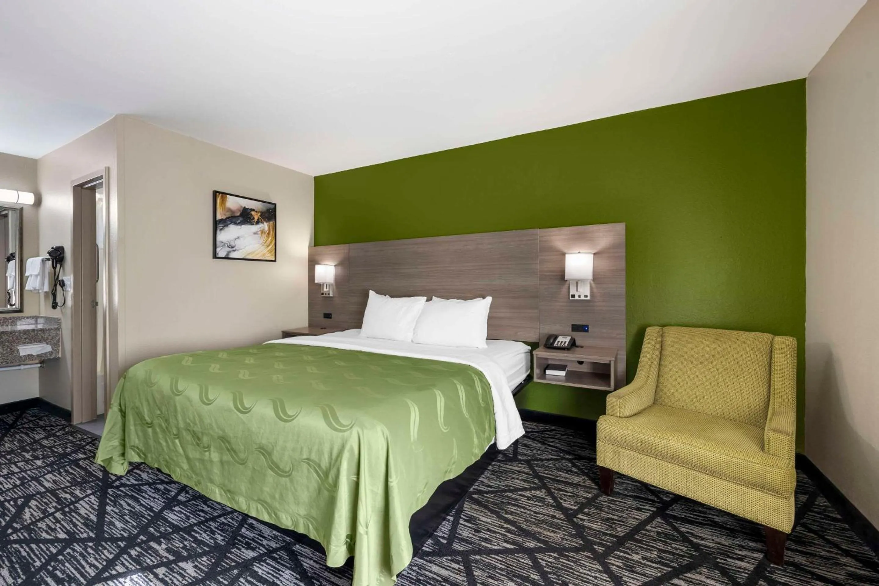 Bedroom, Bed in Quality Inn Jackson Northwest