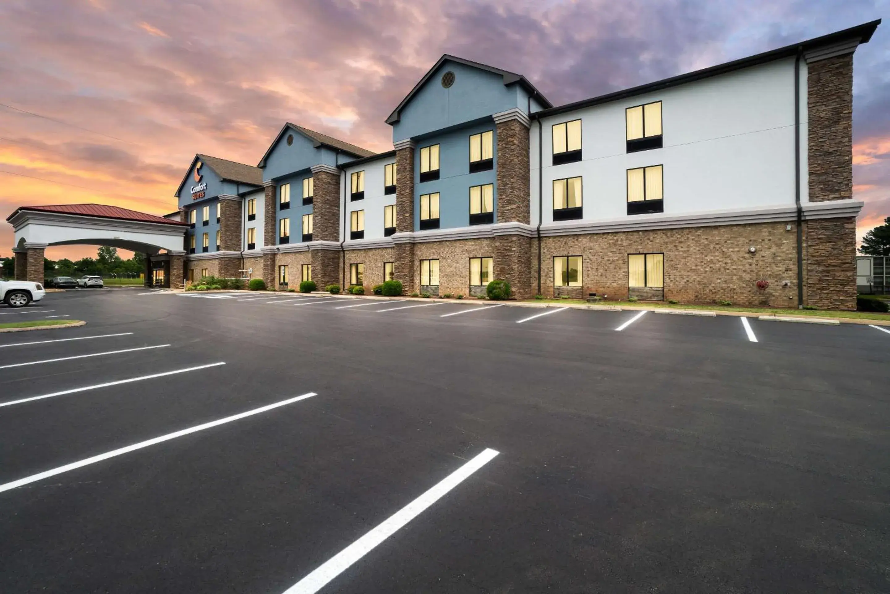 Property building in Comfort Suites Jackson I-40 Property building in Comfort Suites Jackson I-40