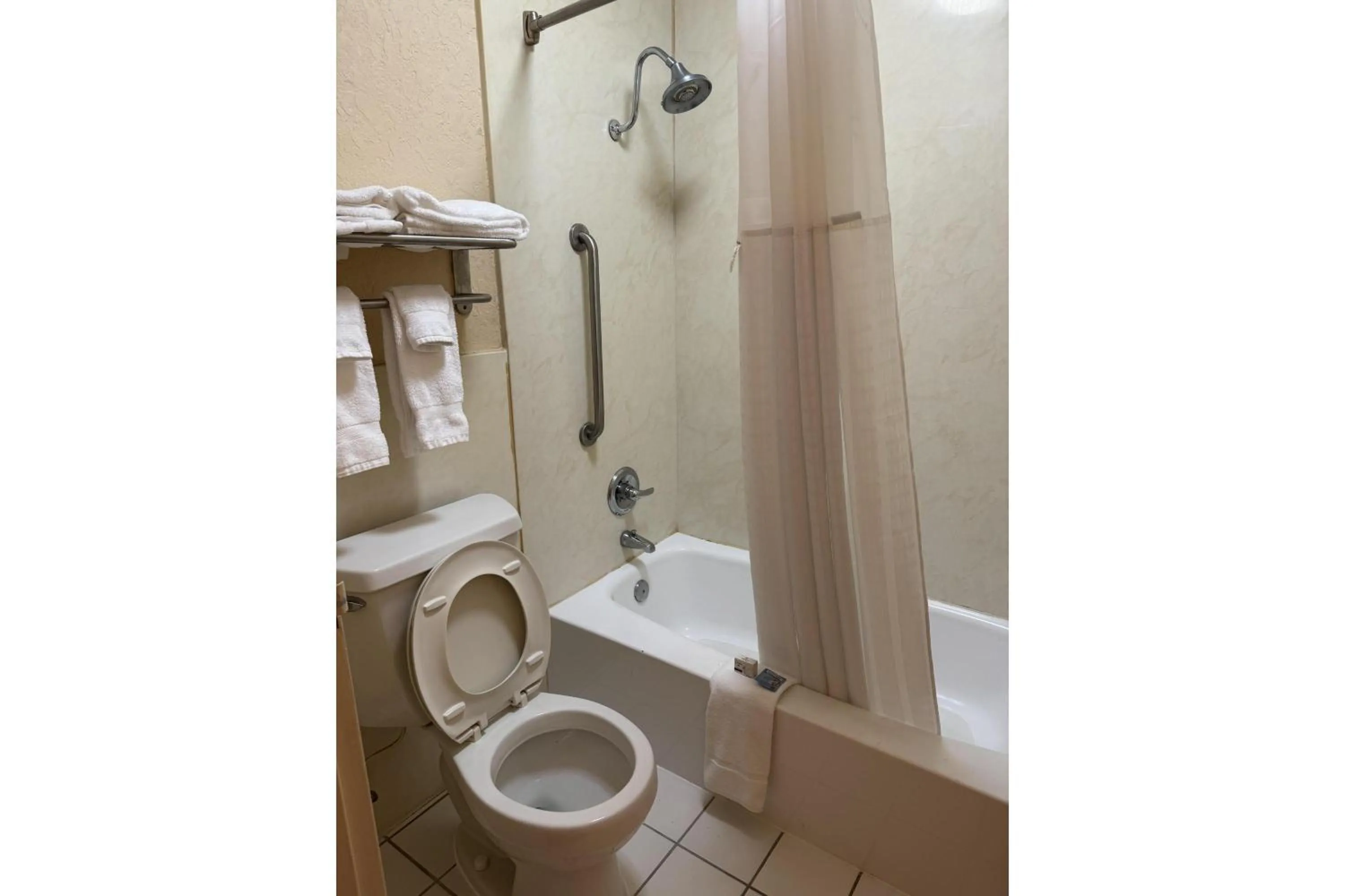 Bathroom in Baymont by Wyndham Harriman