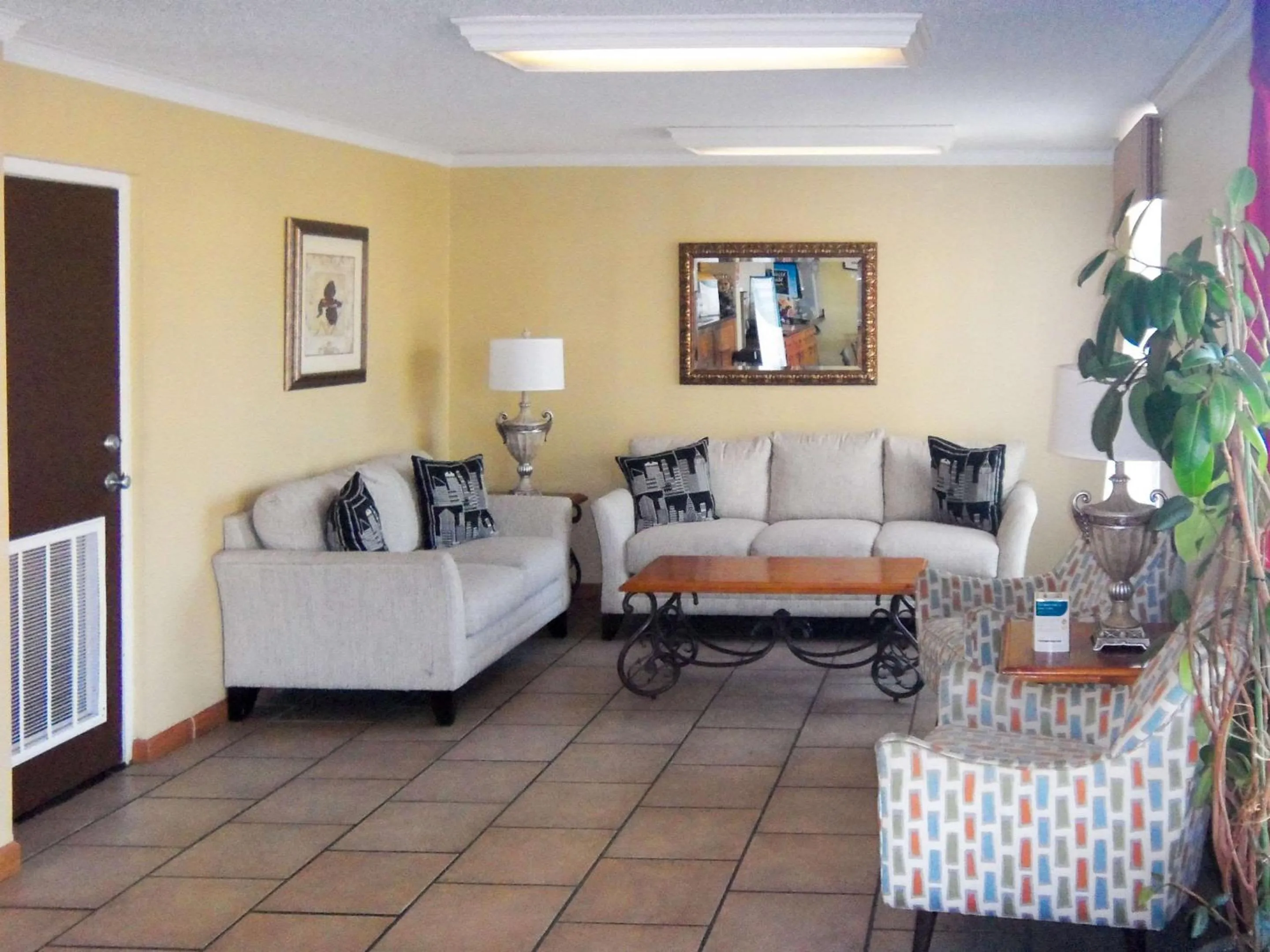 Lobby or reception in Mill Tree Inn Millington