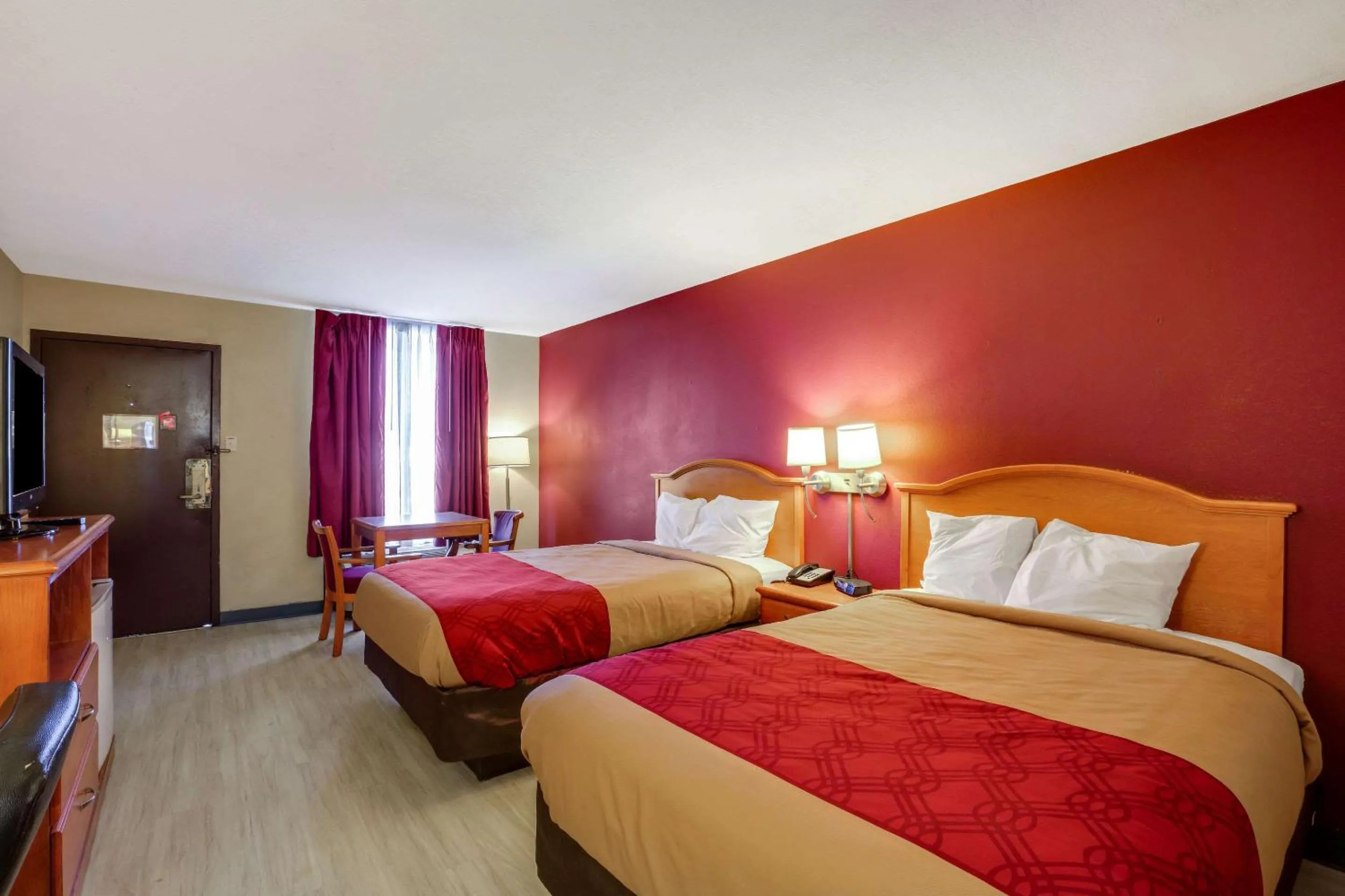 Photo of the whole room, Bed in Mill Tree Inn Millington