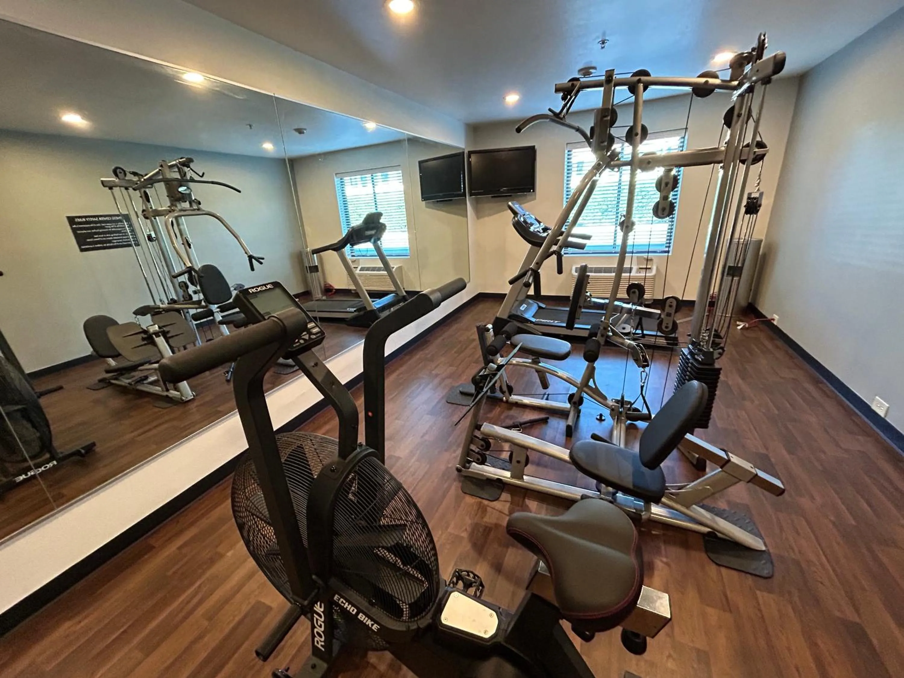 Fitness centre/facilities in Sleep Inn & Suites Manchester near Arnold AFB