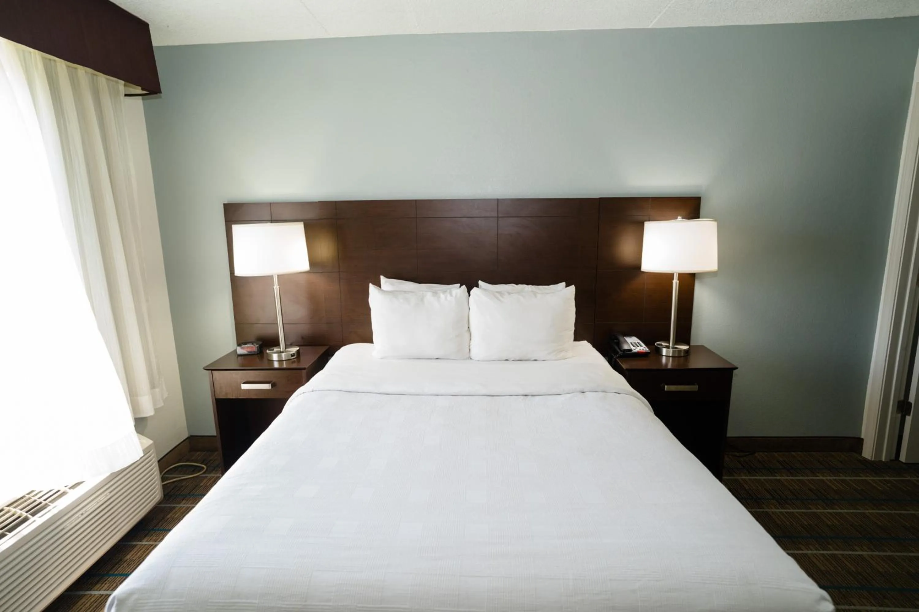 Bed in MainStay Suites Knoxville North I-75