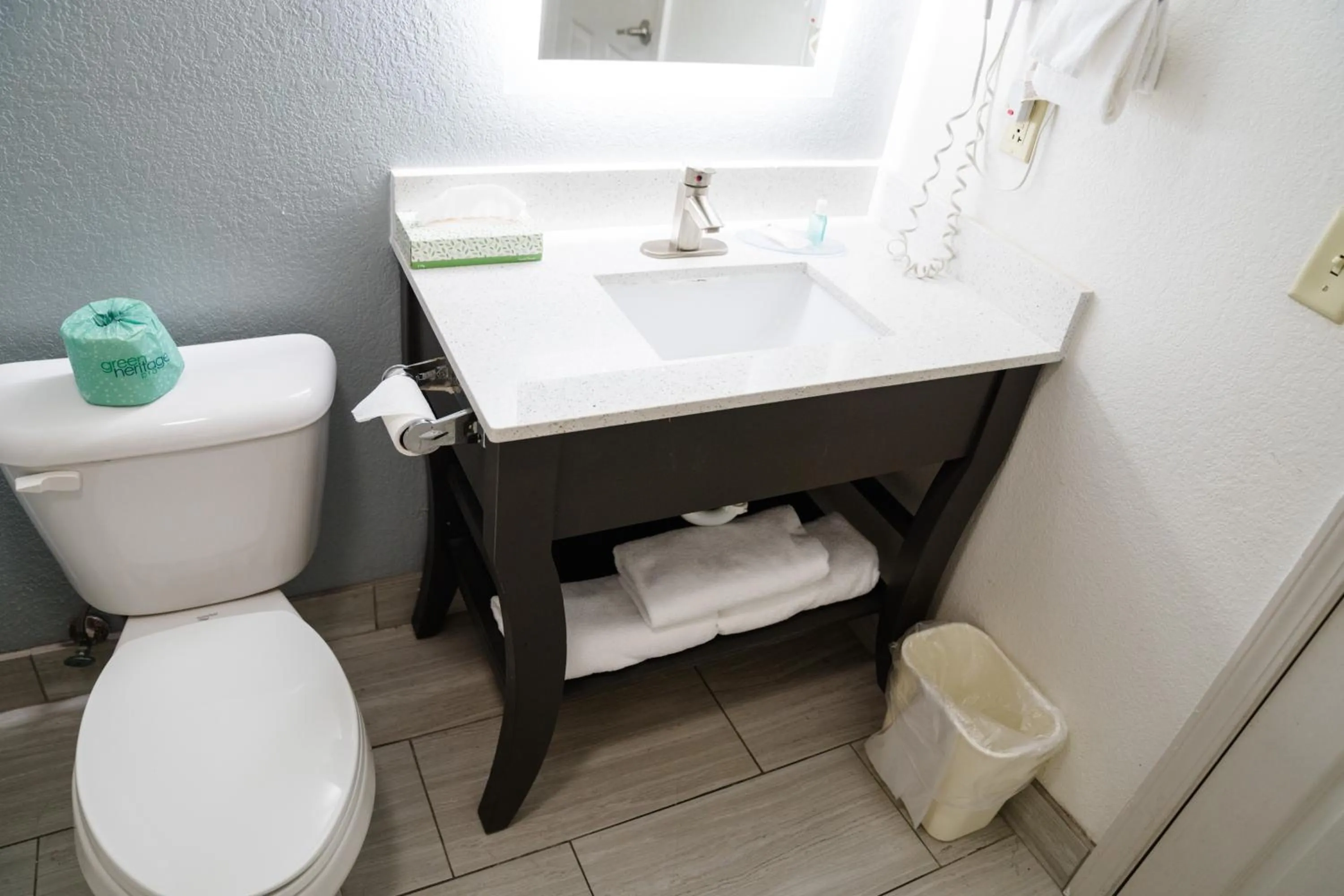 Bathroom in MainStay Suites Knoxville North I-75