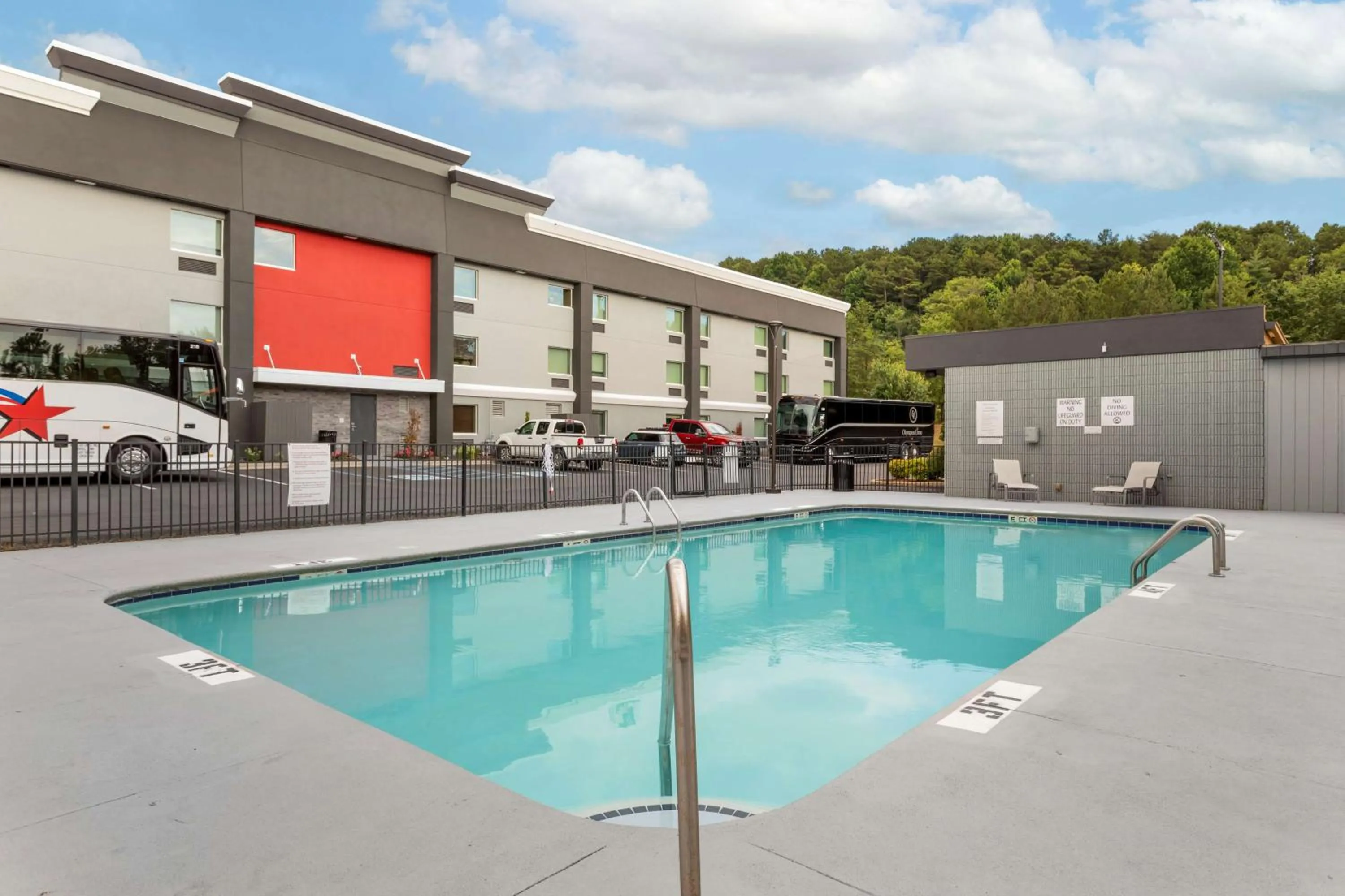 Pool view in Best Western Plus Magnolia Inn & Suites