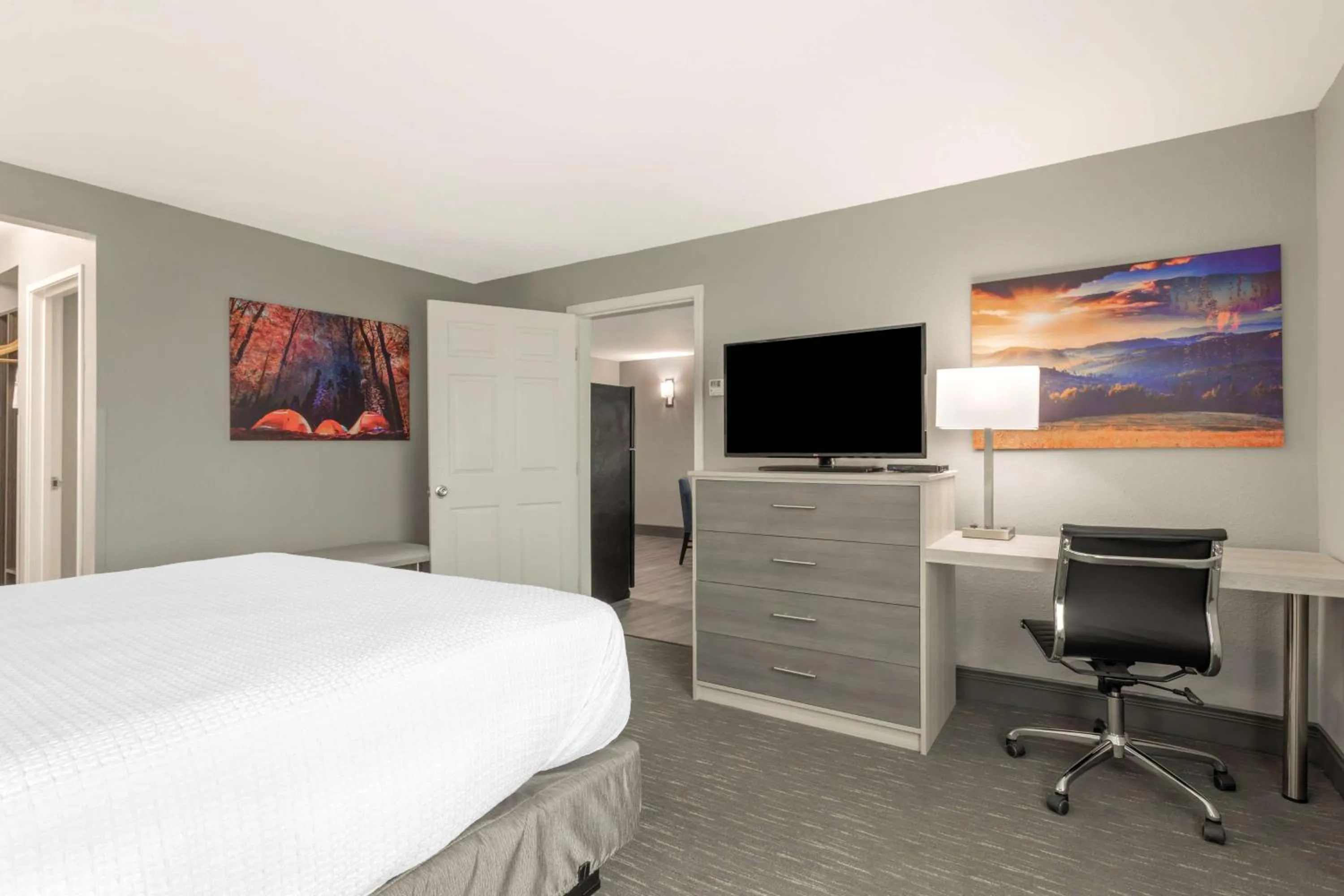 Photo of the whole room, Bed in Best Western Plus Magnolia Inn & Suites