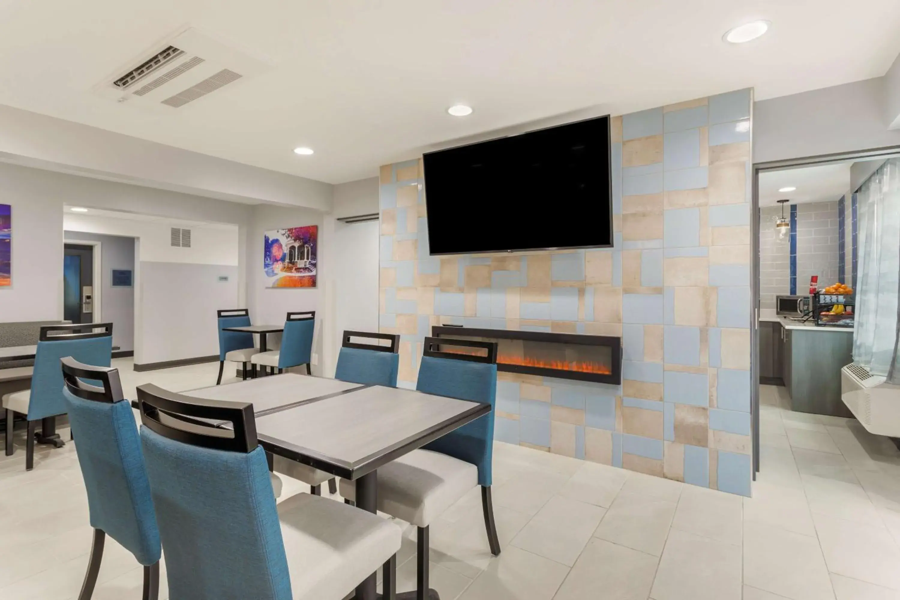 Breakfast in Best Western Plus Magnolia Inn & Suites Breakfast in Best Western Plus Magnolia Inn & Suites