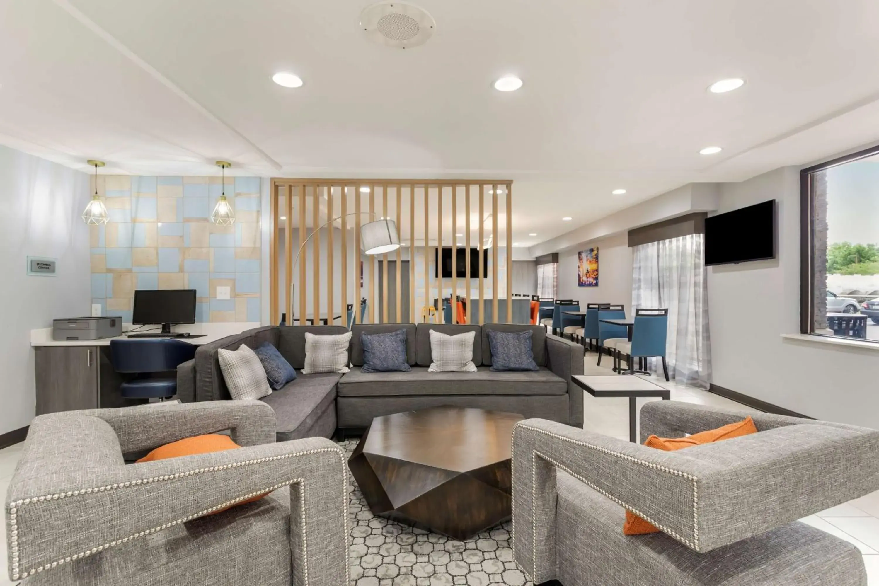 Lobby or reception in Best Western Plus Magnolia Inn & Suites Lobby or reception in Best Western Plus Magnolia Inn & Suites