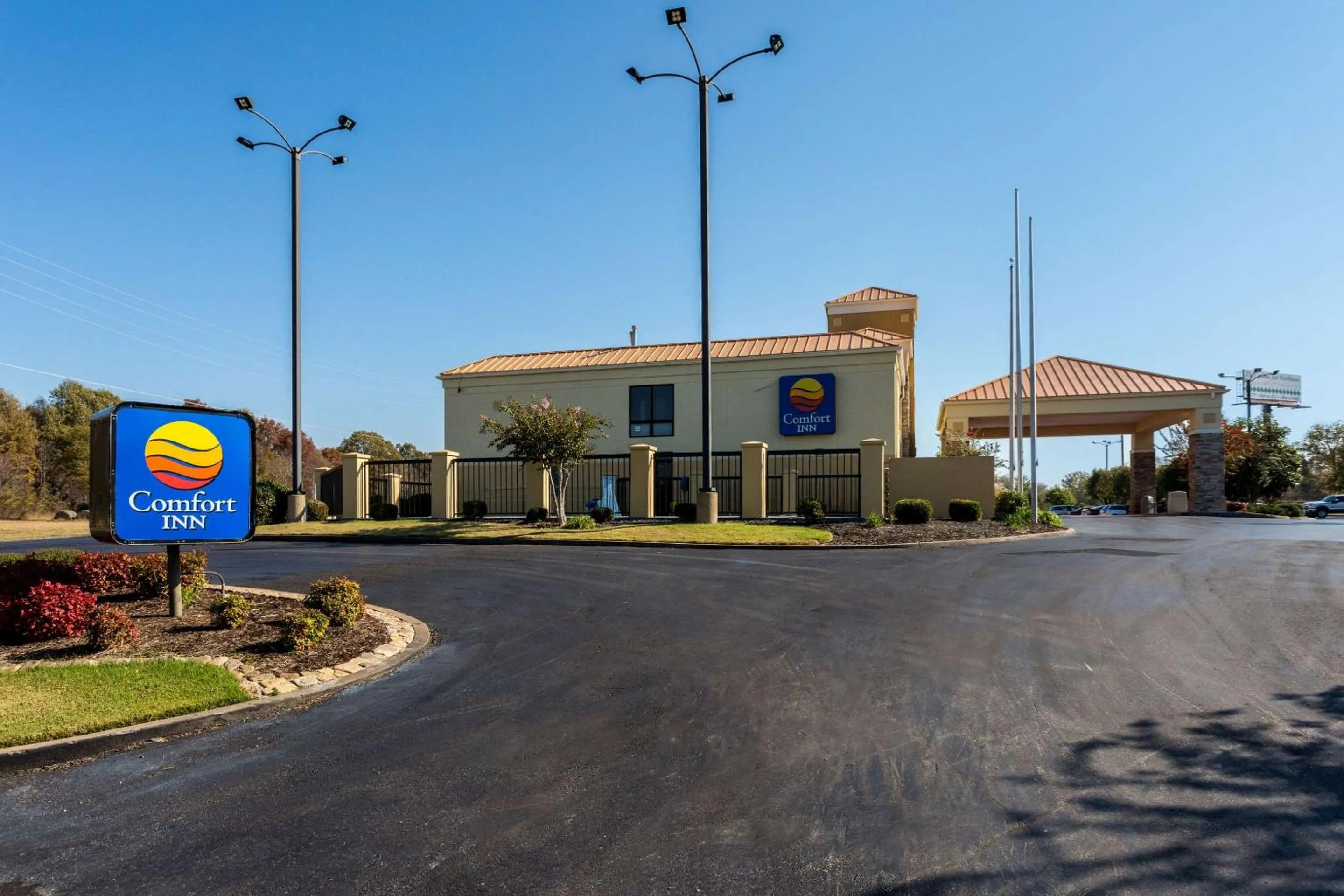 Property building in Comfort Inn Brownsville I-40