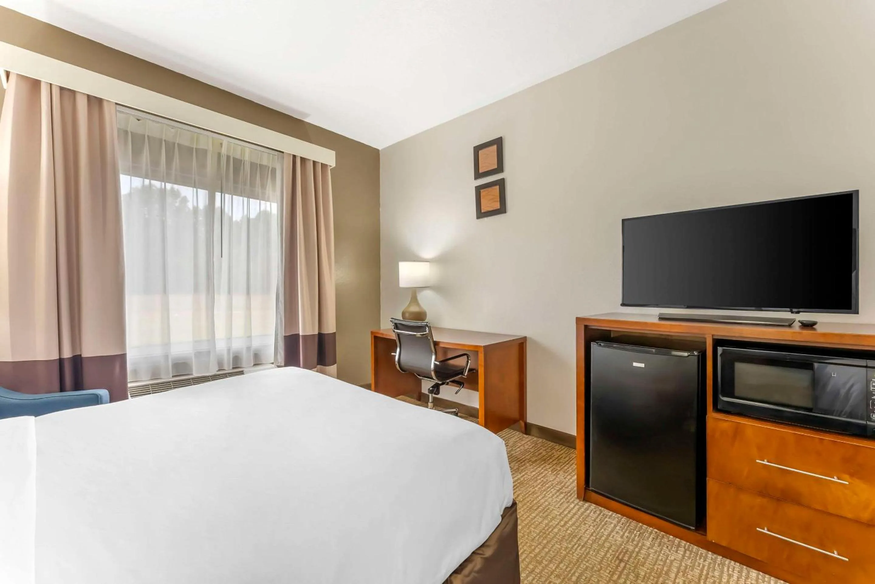 Bedroom, Bed in Comfort Inn Brownsville I-40